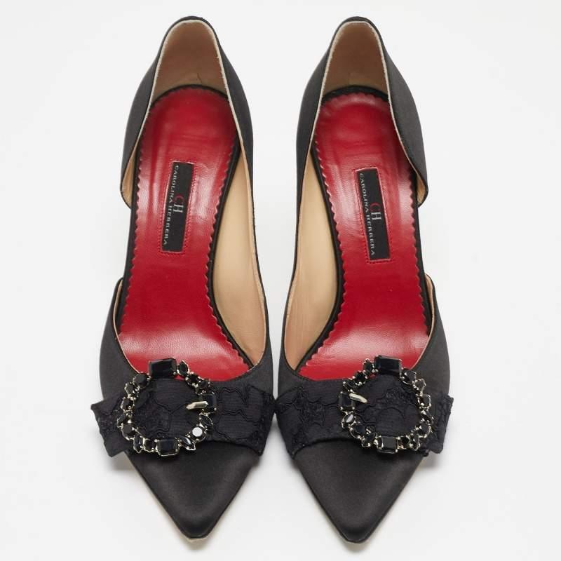 CH Carolina Herrera Black Satin Crystal Embellished Pointed Toe Pumps Size 39 In Good Condition For Sale In Dubai, Al Qouz 2
