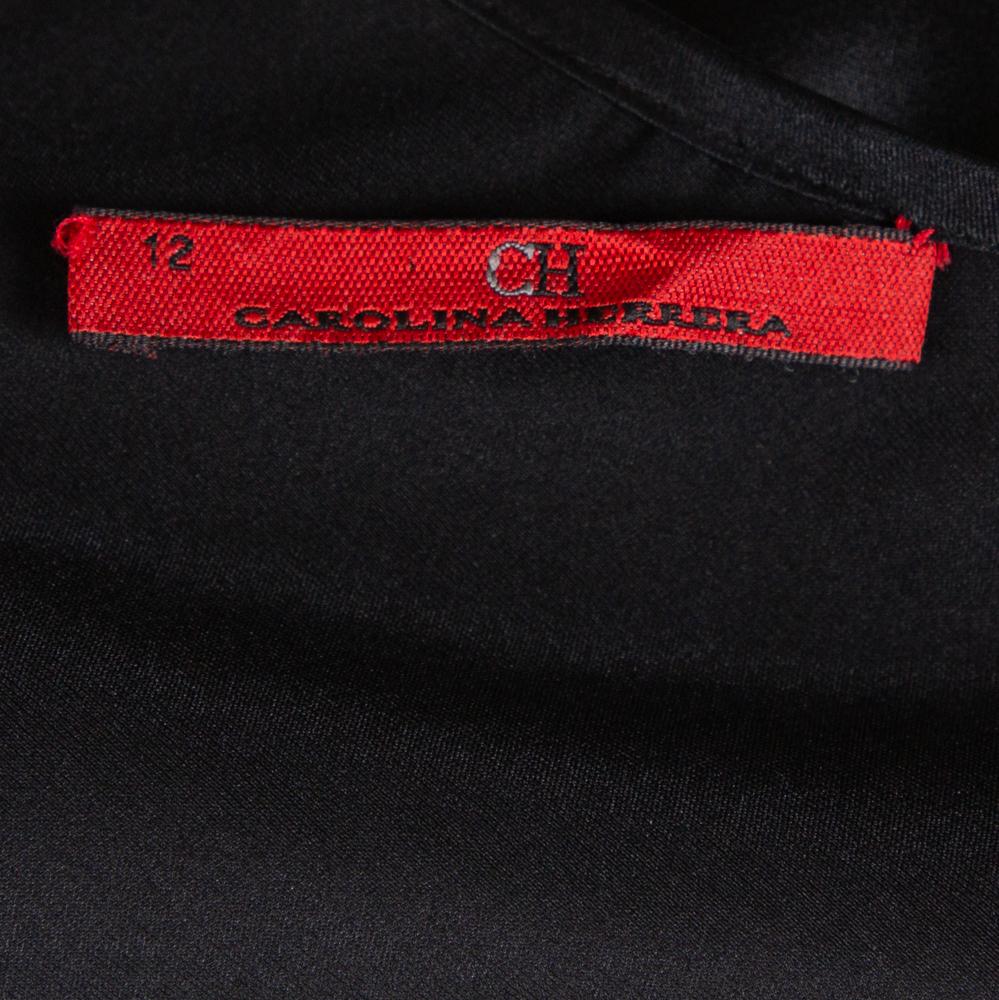 CH Carolina Herrera Black Satin Pleated Detail Top L In Good Condition For Sale In Dubai, Al Qouz 2