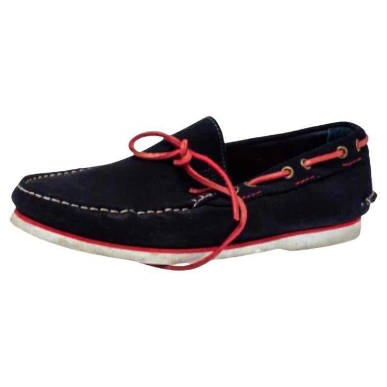 If you are looking for a pair of comfortable and trendy shoes, this CH Carolina Herrera creation is the answer. Crafted from suede and styled into a stylish shape, this pair of loafers is a blend of luxury and functionality. They feature tie-up
