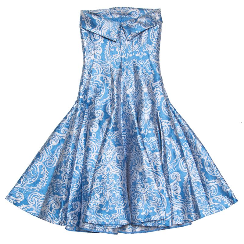 The tailoring of this CH Carolina Herrera dress is skilful and satisfactory, making it a must buy. The dress is made from quality fabrics and designed in a strapless style with floral brocade detailing all over and a fit and flare shape.

Includes: