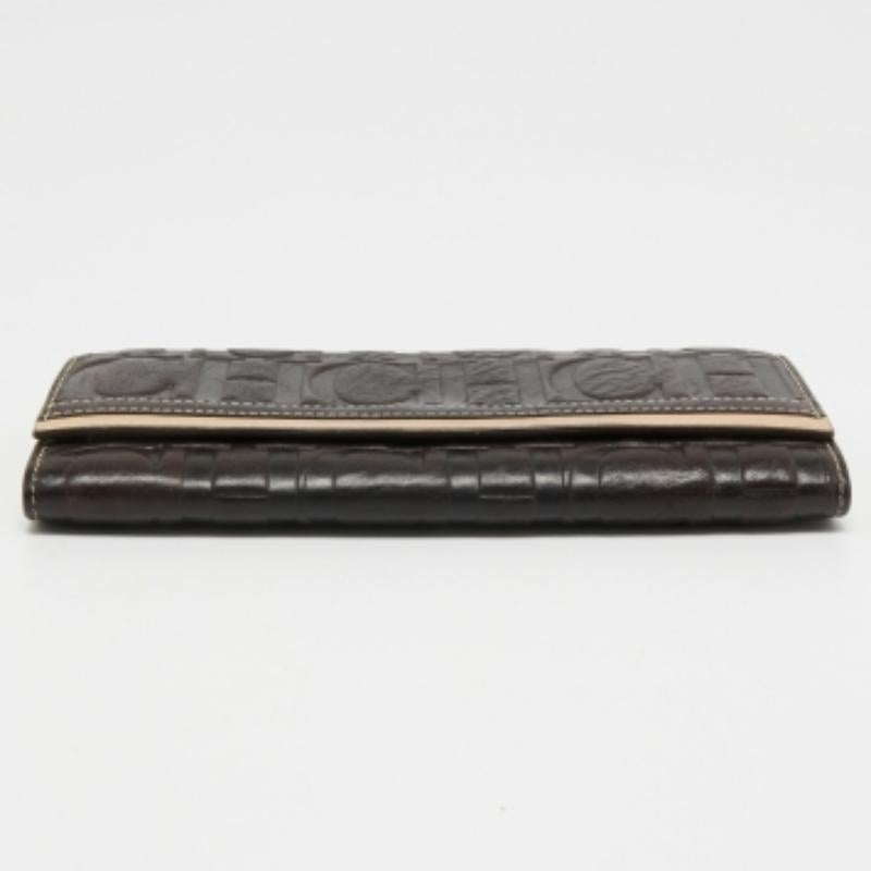 CH Carolina Herrera Portefeuille continental en cuir gaufré Monogram Brown/Beige Pour femmes en vente
