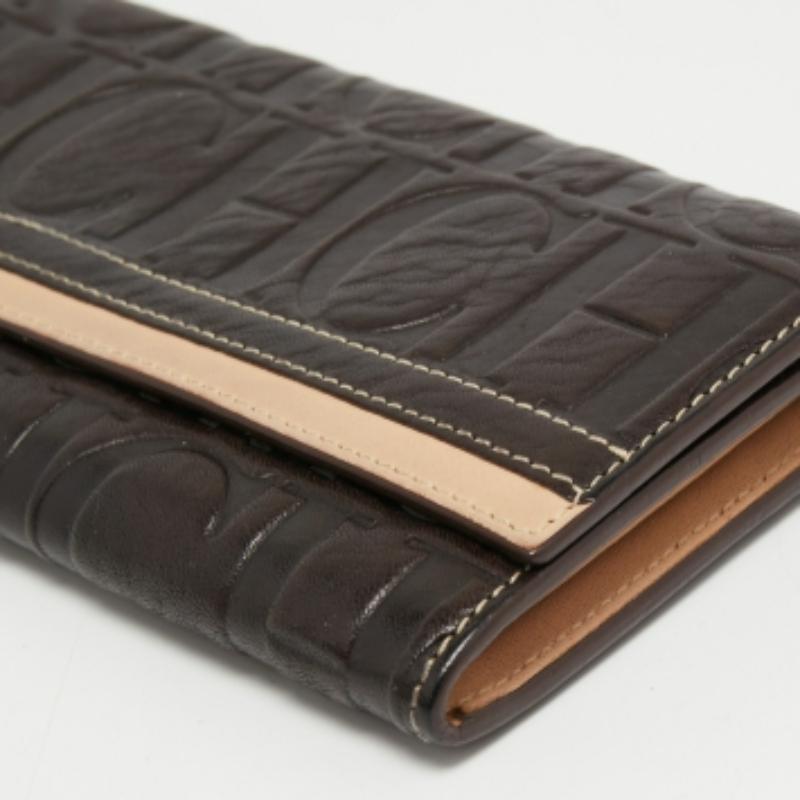 CH Carolina Herrera Portefeuille continental en cuir gaufré Monogram Brown/Beige en vente 2