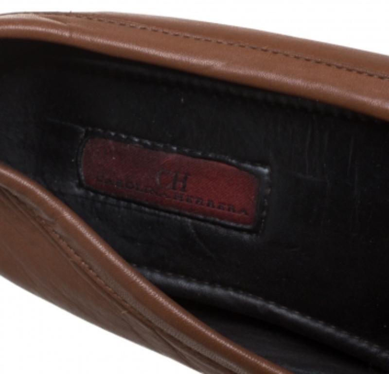CH Carolina Herrera Brown Leather Logo Detail Flats Size 37 For Sale 1