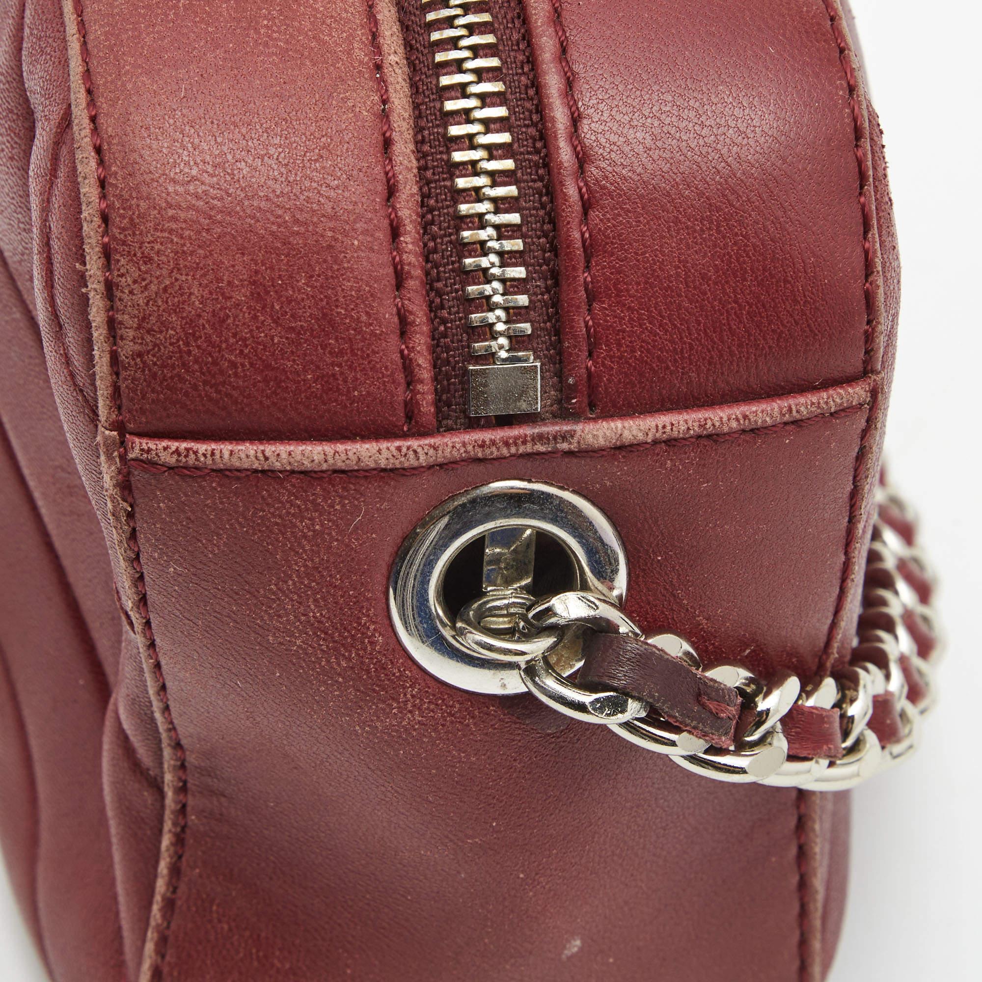 CH Carolina Herrera Burgundy Chevron Leather Logo Camera Crossbody Bag For Sale 3