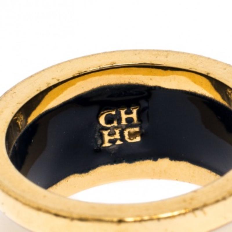 CH Carolina Herrera Cream Enamel Gold Tone Band Ring Size 52 in vendita 2