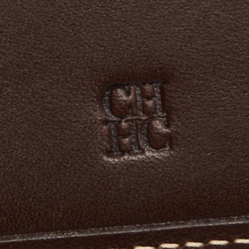 CH Carolina Herrera Portefeuille compact bifold en cuir Brown foncé en vente 4