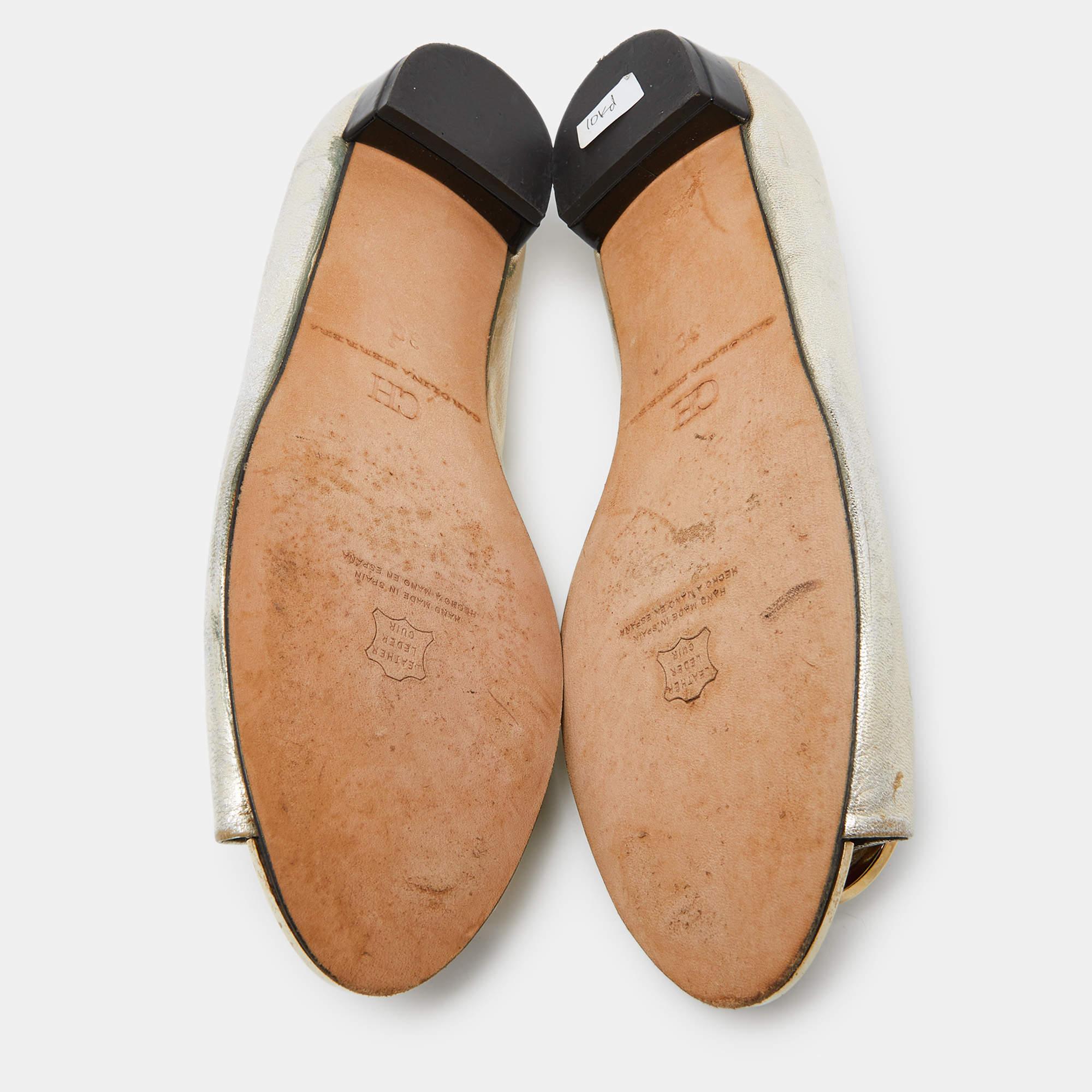 CH Carolina Herrera Gold Leather Logo Peep-Toe Ballet Flats Size 38 For Sale 1