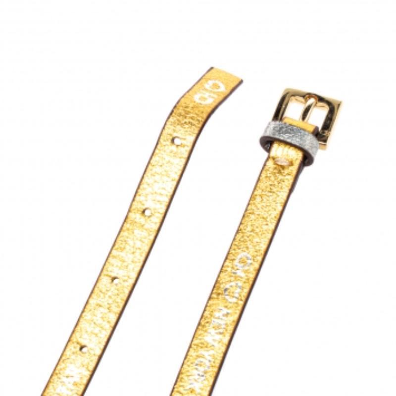 CH Carolina Herrera Gold Printed Leather Triple Wrap Bracelet In Good Condition For Sale In Dubai, Al Qouz 2