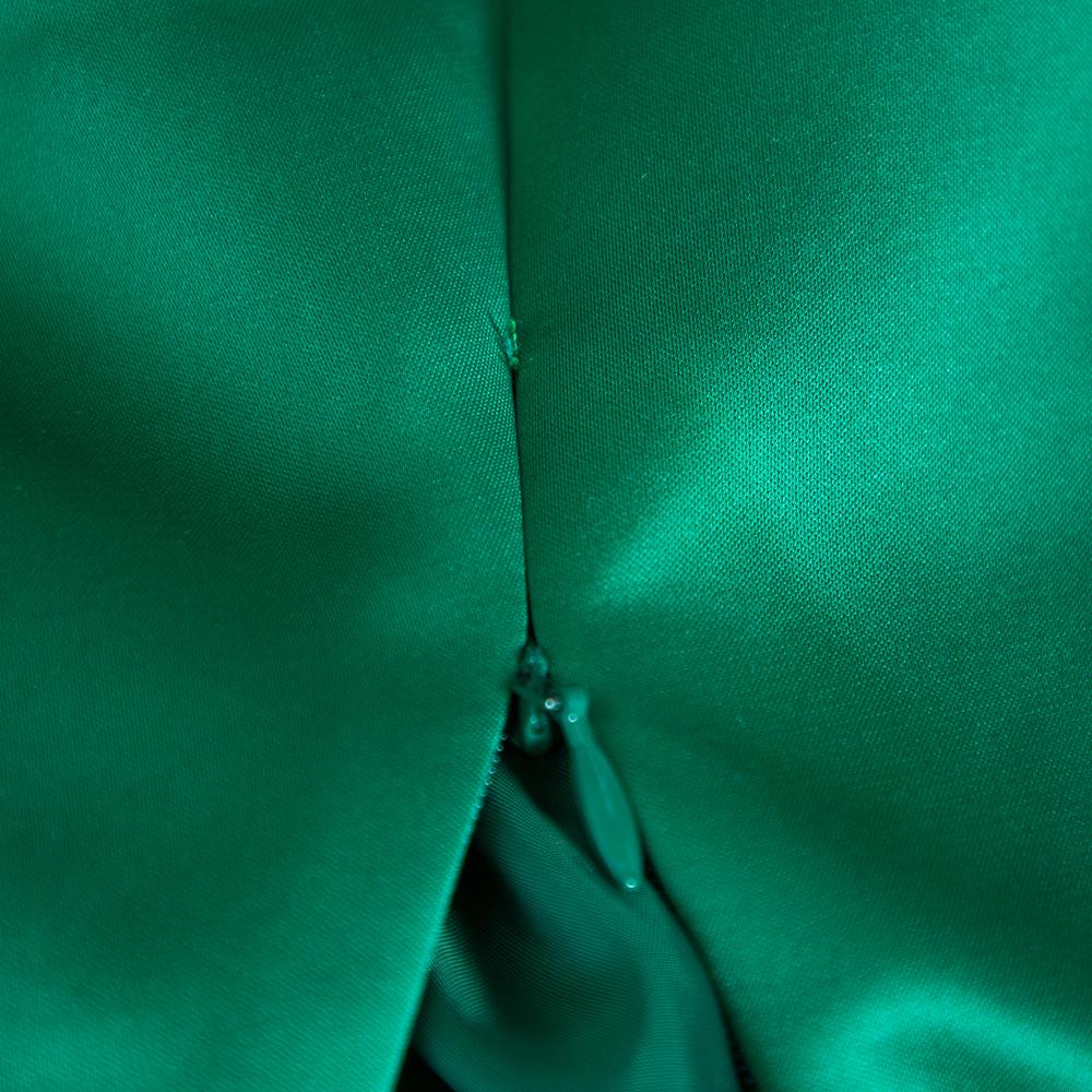 sleeveless green gown