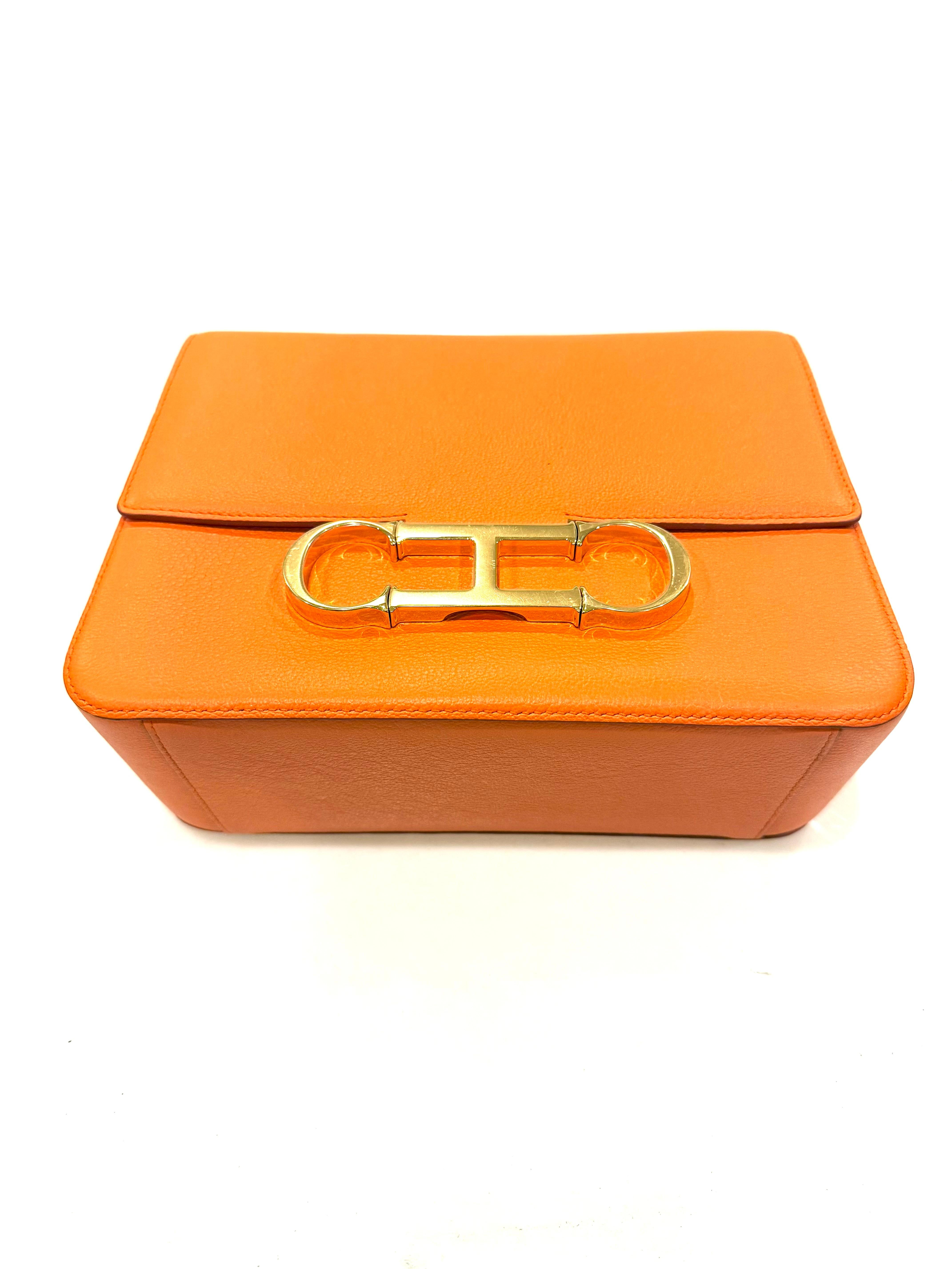 CH Carolina Herrera Initials Insignia Satchel Medium • Orange Leather • SS 22 For Sale 3