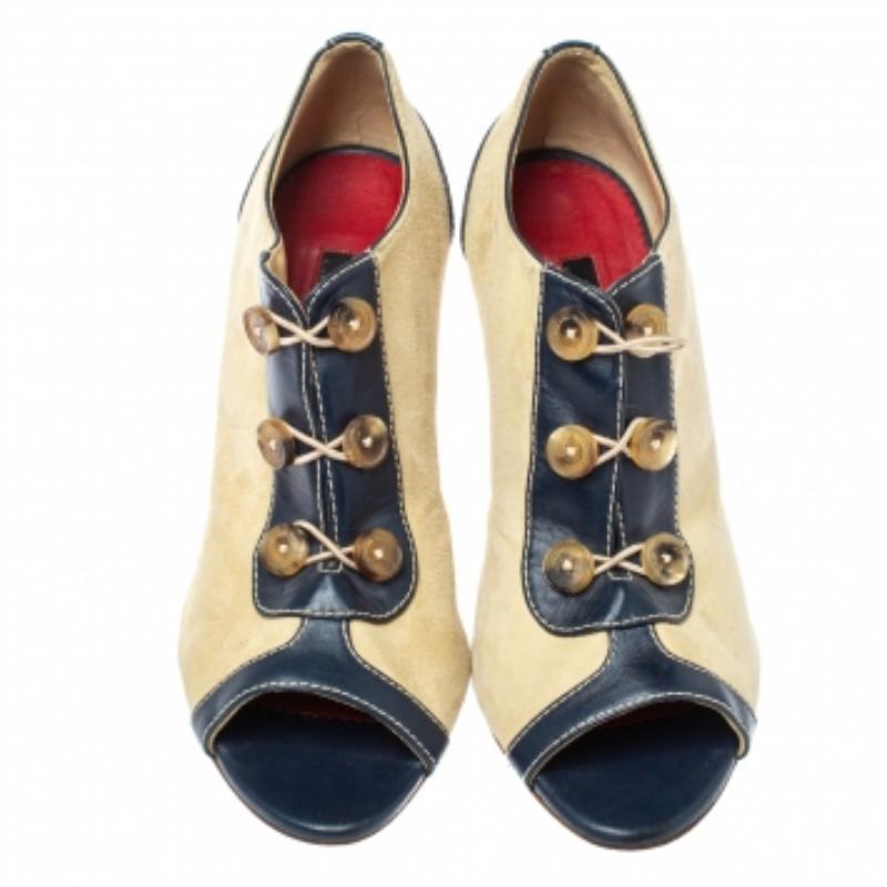 Women's CH Carolina Herrera Light Beige Suede and Leather Booties Size 38 For Sale