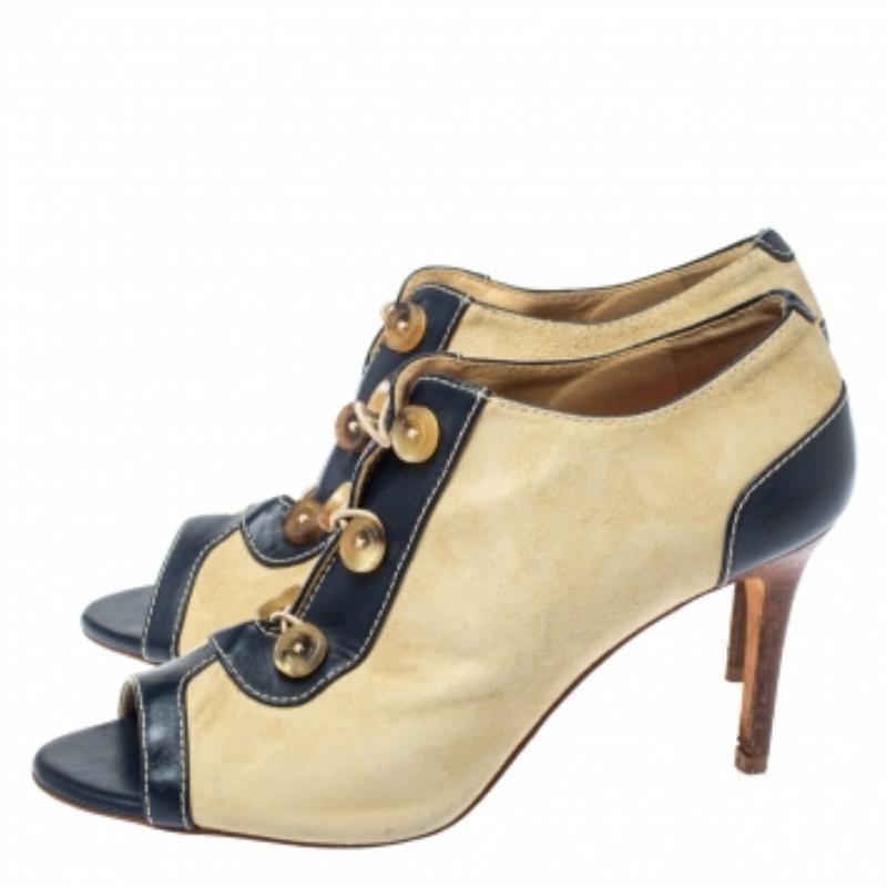 CH Carolina Herrera Light Beige Suede and Leather Booties Size 38 For Sale 2