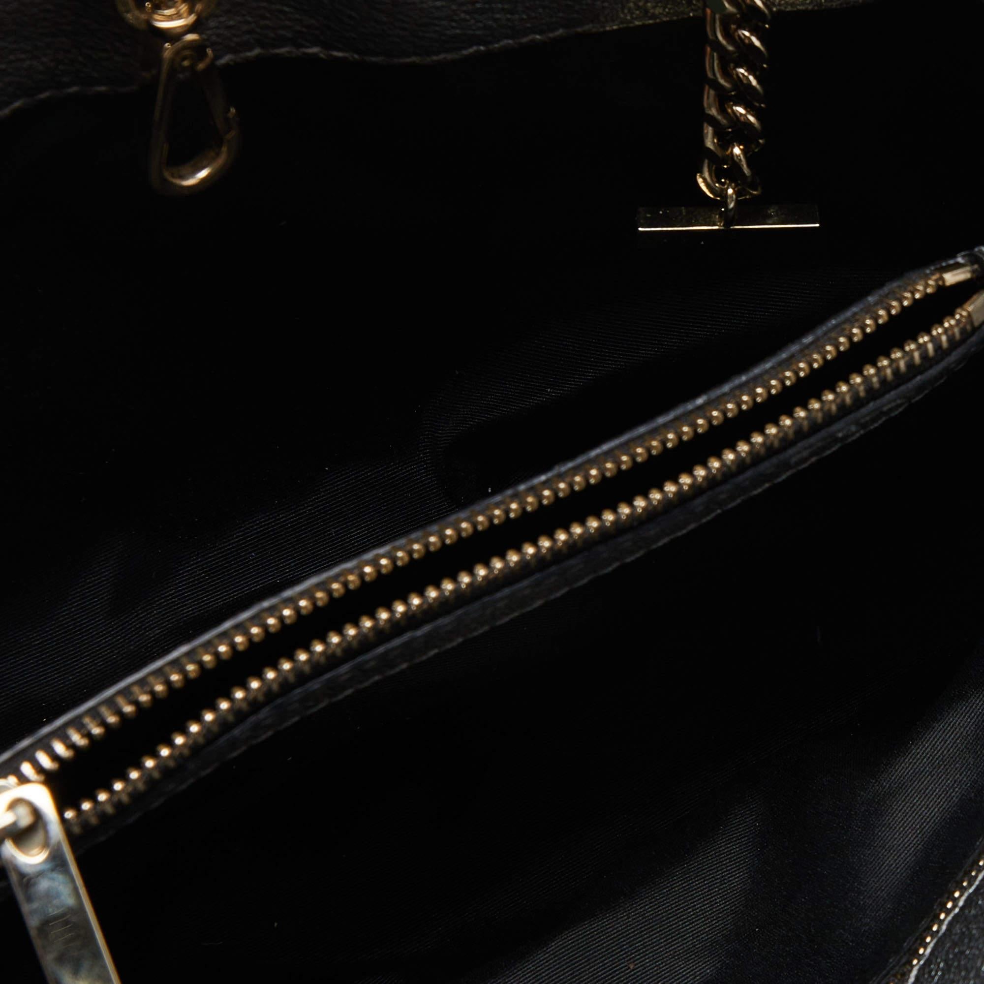 CH Carolina Herrera Bolso de cadena de cuero microacolchado plateado metalizado 4