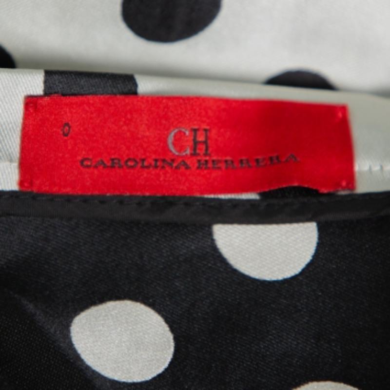 CH Carolina Herrera - Jupe courte plissée en satin à pois monochrome XS en vente 1