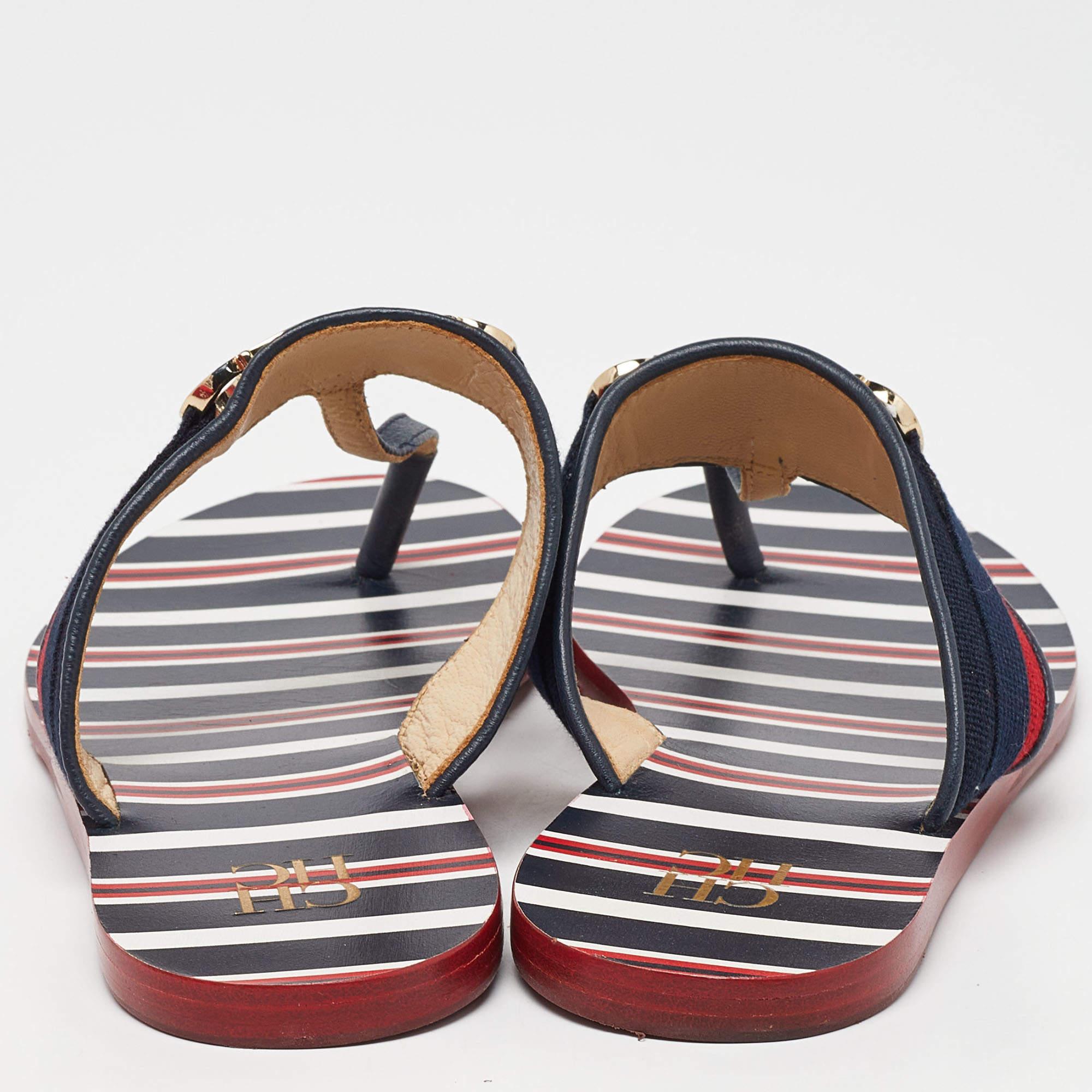 Women's CH Carolina Herrera Multicolor Canvas and Leather Thong Flats Size 38 For Sale