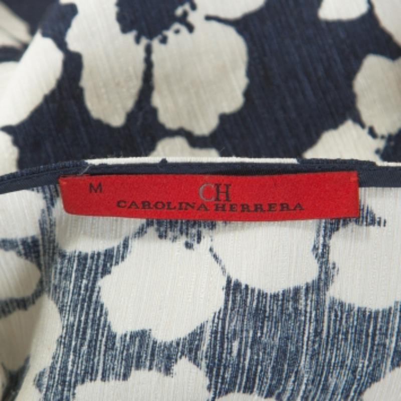 CH Carolina Herrera Marineblaues Kleid aus Seiden- und Leinenmischung mit Blumendruck M im Zustand „Gut“ im Angebot in Dubai, Al Qouz 2