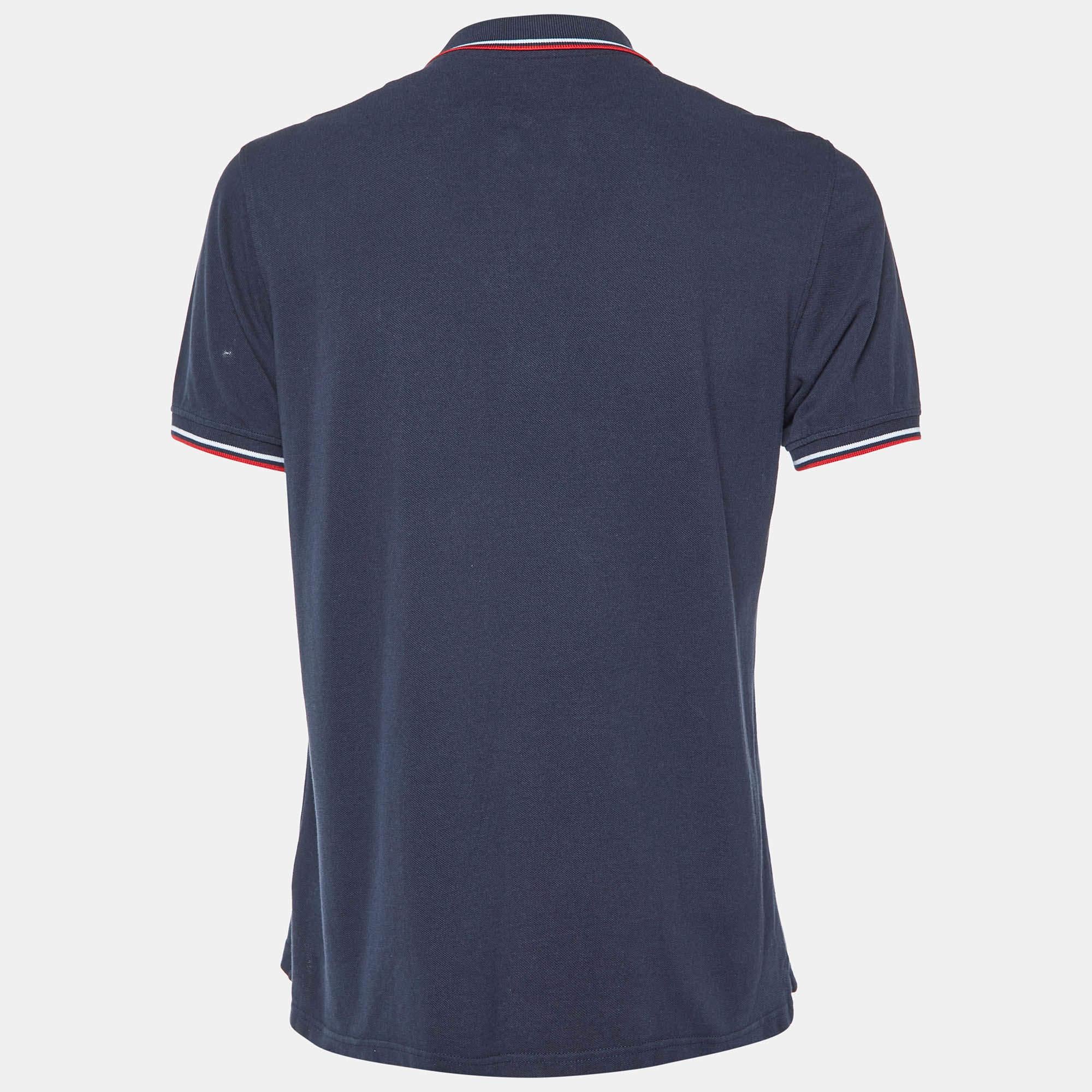 Ottieni il comfort e il giusto stile casual con questa maglietta firmata. Progettata per essere affidabile e durevole, la creazione presenta una scollatura semplice e dettagli firmati.