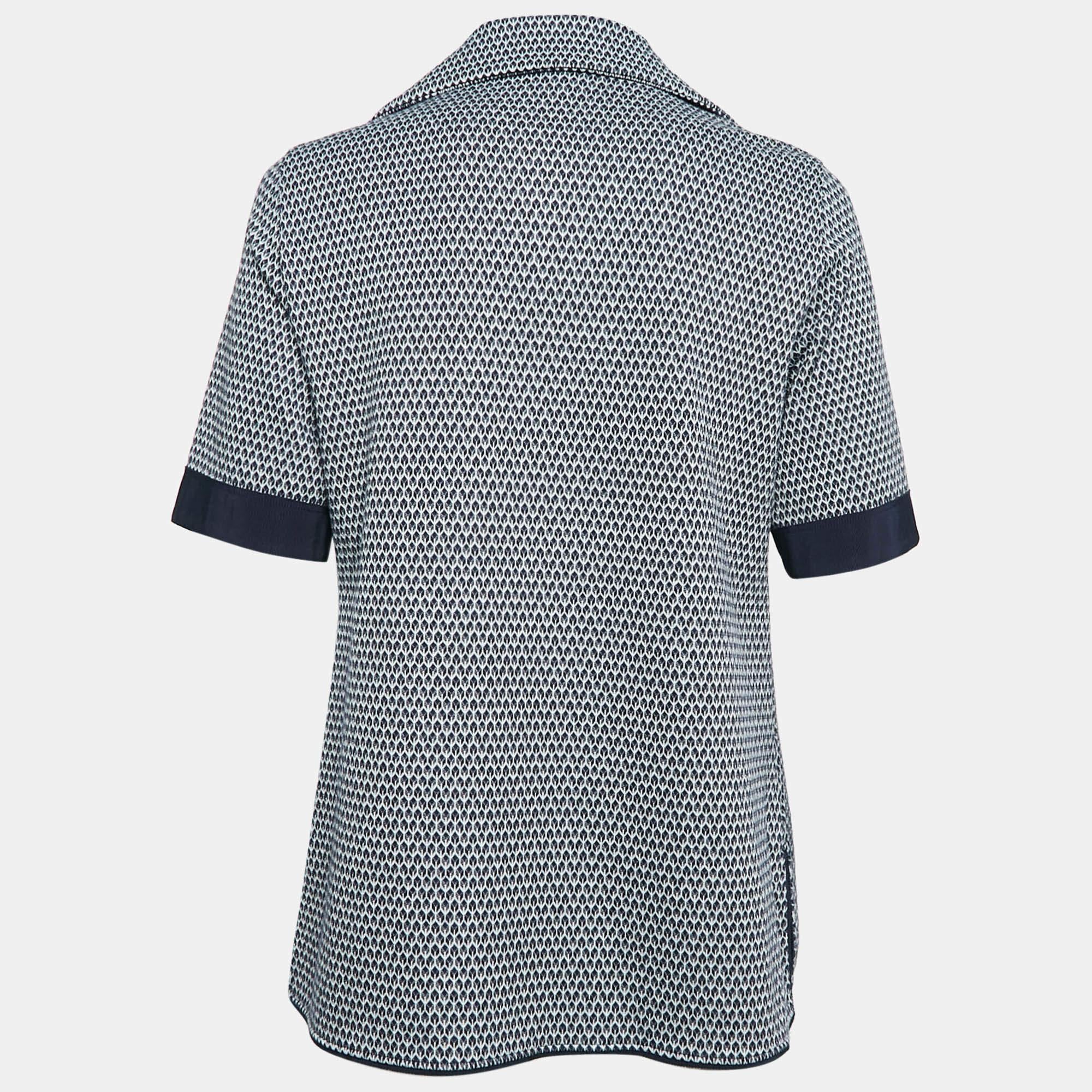 Find great style and comfort while wearing this designer top. Tailored using the best fabrics the creation has been given immense detail. Style it with a pair of jeans and flats.