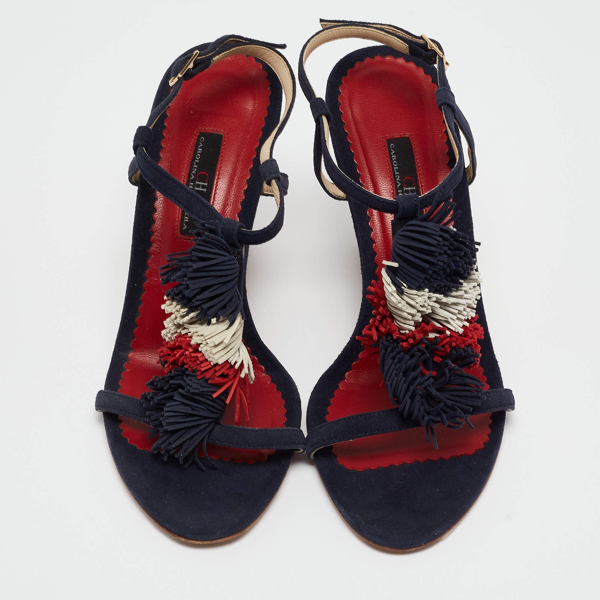 Marron Carolina Herrera Sandales compensées à pompons en daim bleu marine CH, taille 37 en vente