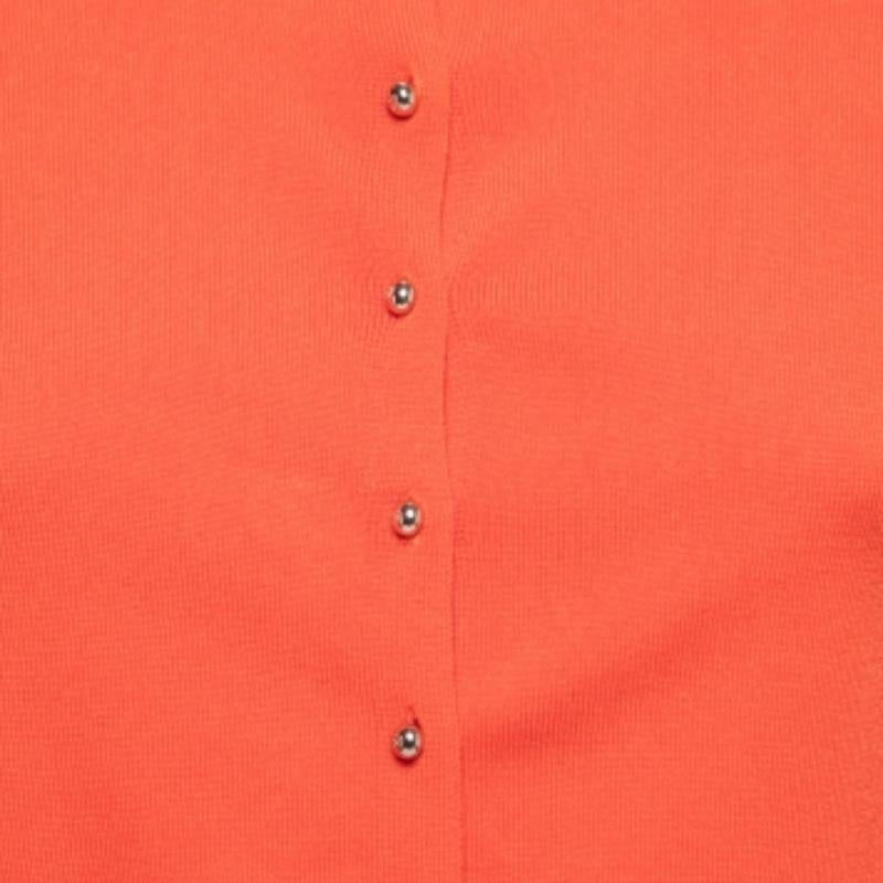 CH Carolina Herrera Orange gestrickte Strickjacke mit Knopfleiste XS im Zustand „Gut“ im Angebot in Dubai, Al Qouz 2