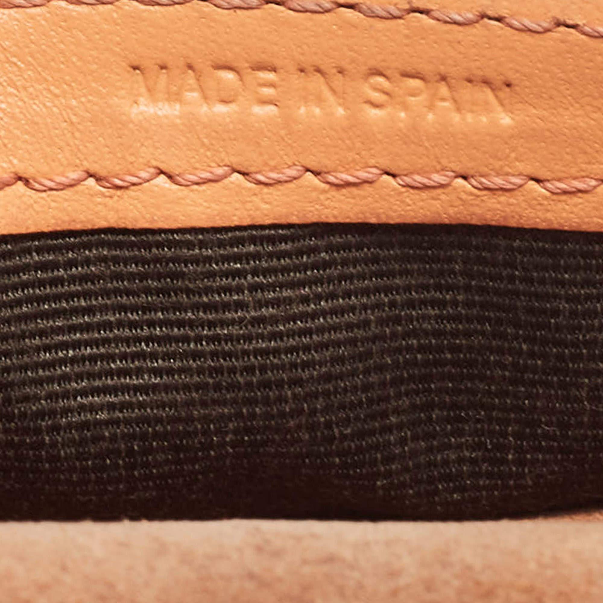 CH Carolina Herrera Peach Leather Compact Flap Wallet For Sale 2