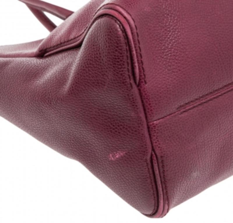 CH Carolina Herrera Plum Leather Tempo Collection Adagio Tote In Good Condition In Dubai, Al Qouz 2