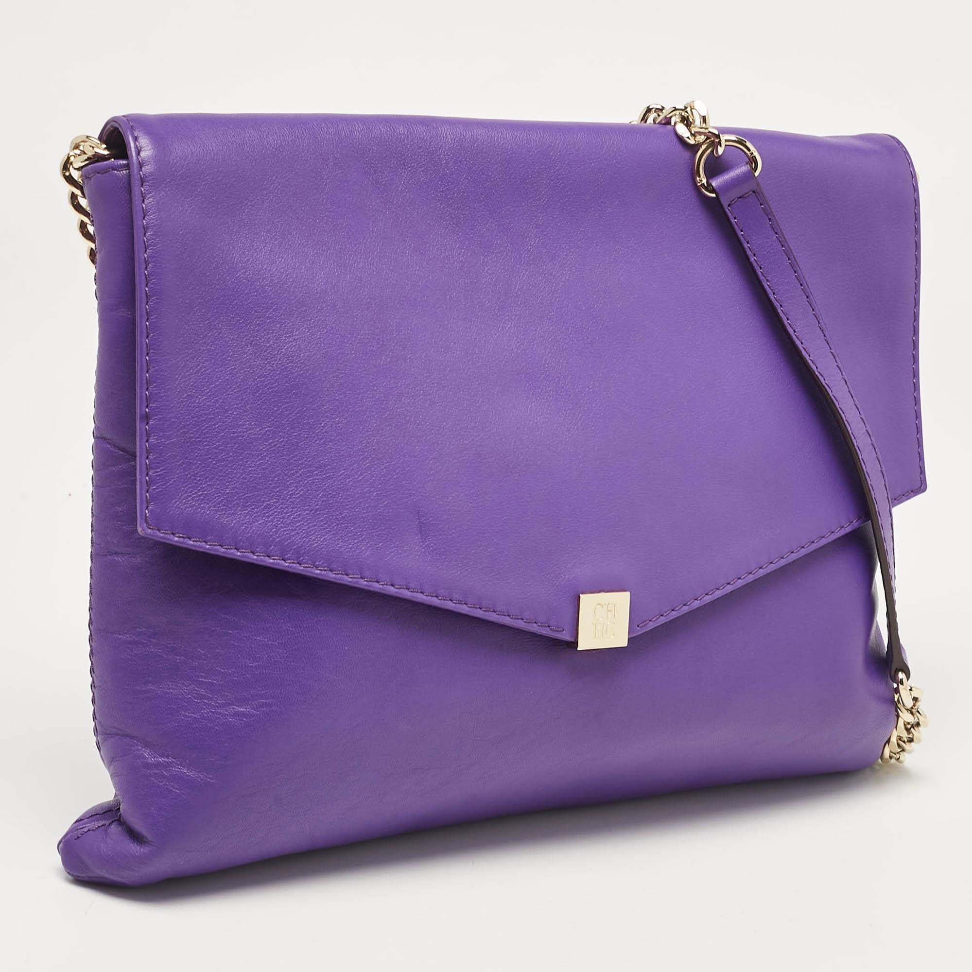 CH Carolina Herrera Purple Leather Flap Shoulder Bag In Excellent Condition For Sale In Dubai, Al Qouz 2