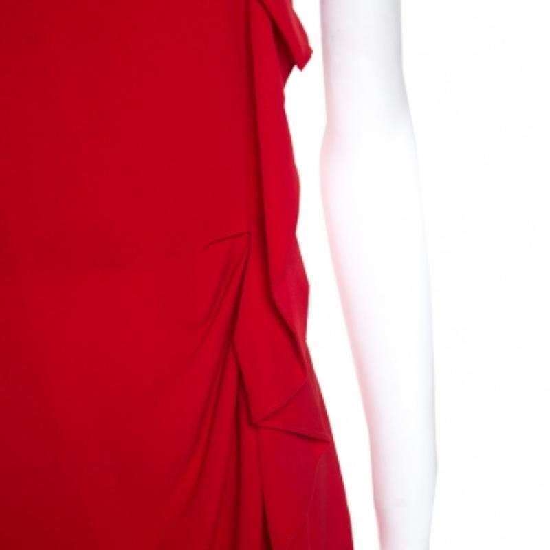 CH Carolina Herrera - Maxi abito senza maniche in crepe rossa con dettagli a volant S In condizioni buone in vendita a Dubai, Al Qouz 2