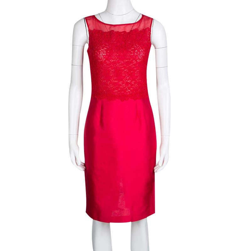 CH Carolina Herrera Red Lace and Organza Sleeveless Sheath Dress S In Good Condition For Sale In Dubai, Al Qouz 2