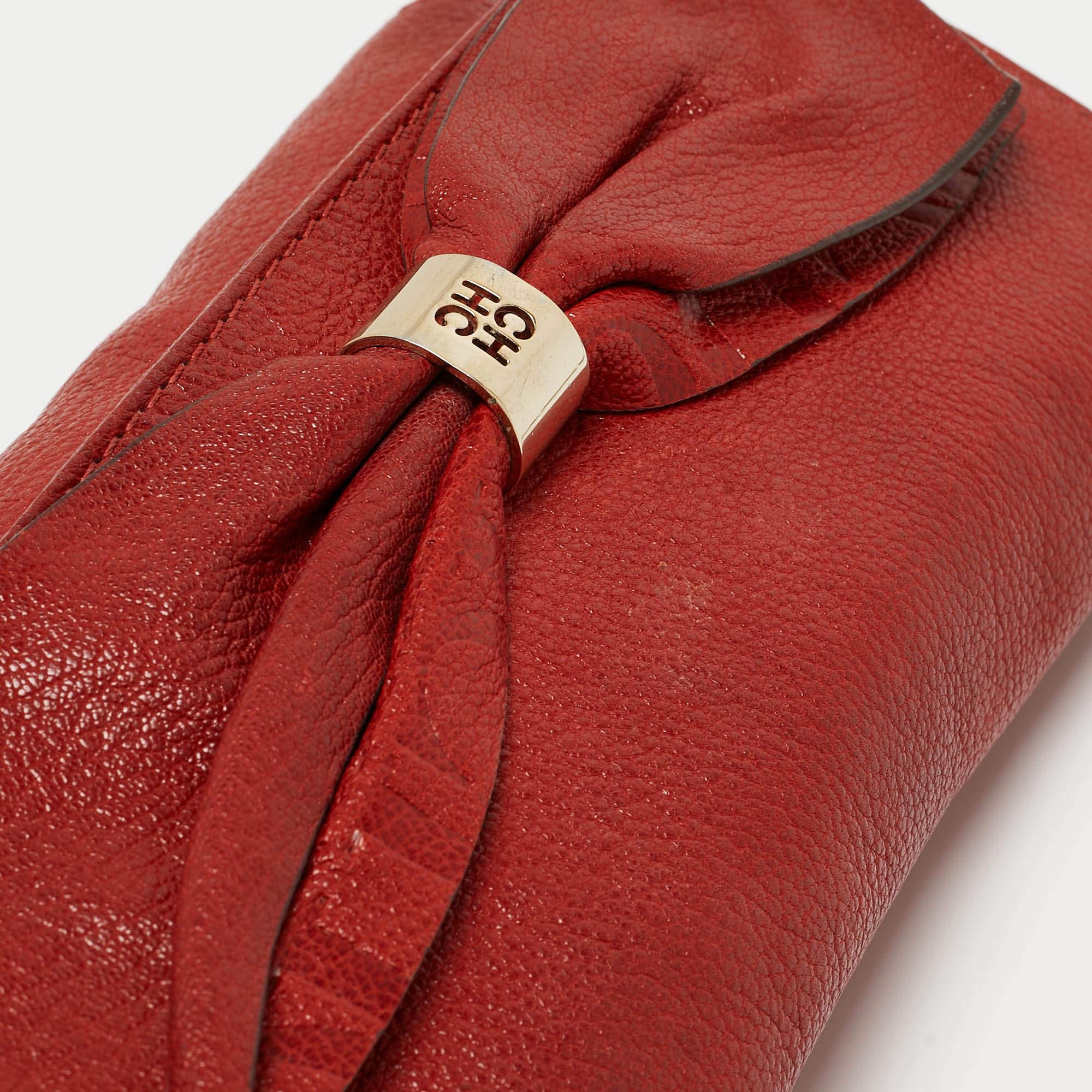 Carolina Herrera pochette en cuir rouge avec nœud papillon CH en vente 2