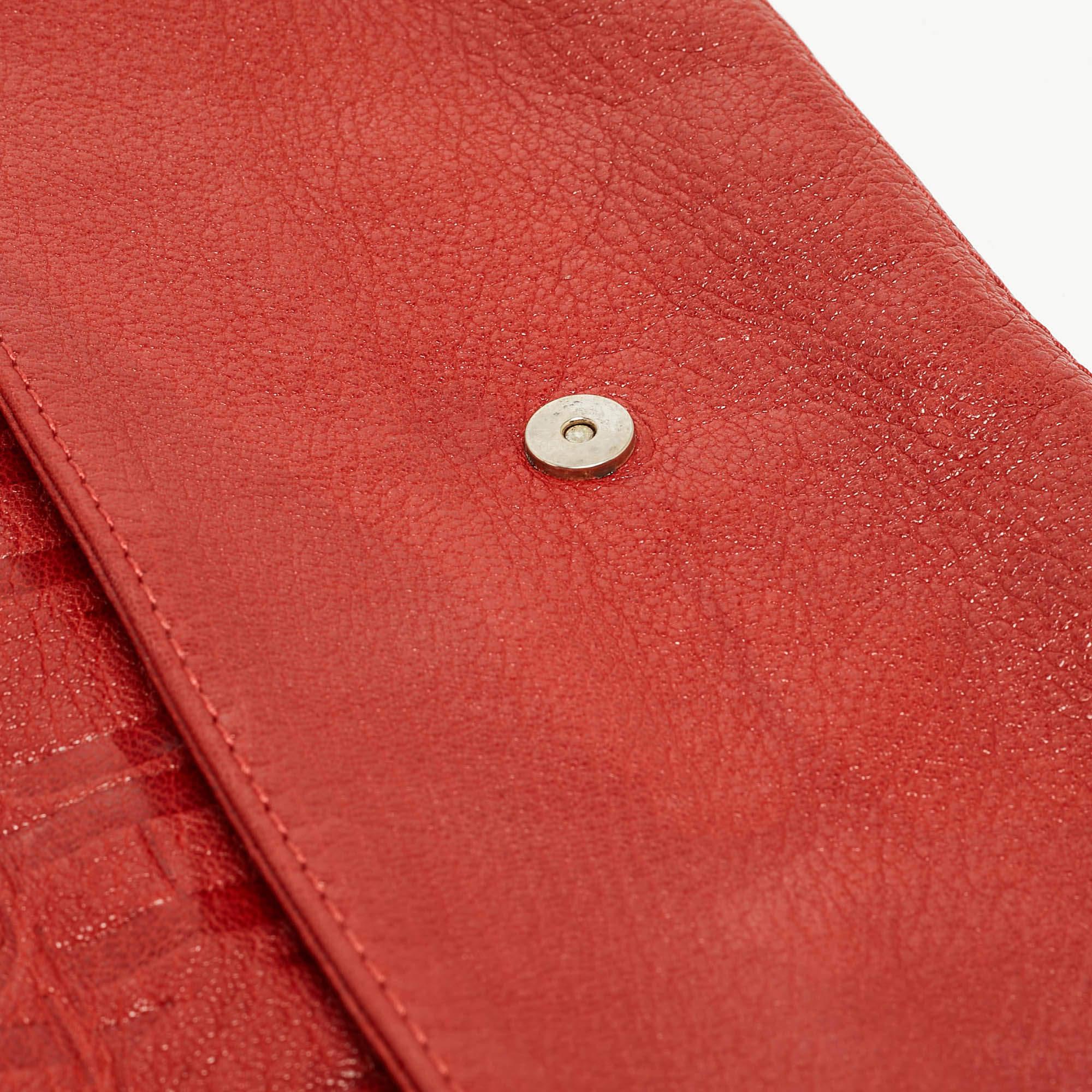 Carolina Herrera pochette en cuir rouge avec nœud papillon CH en vente 4