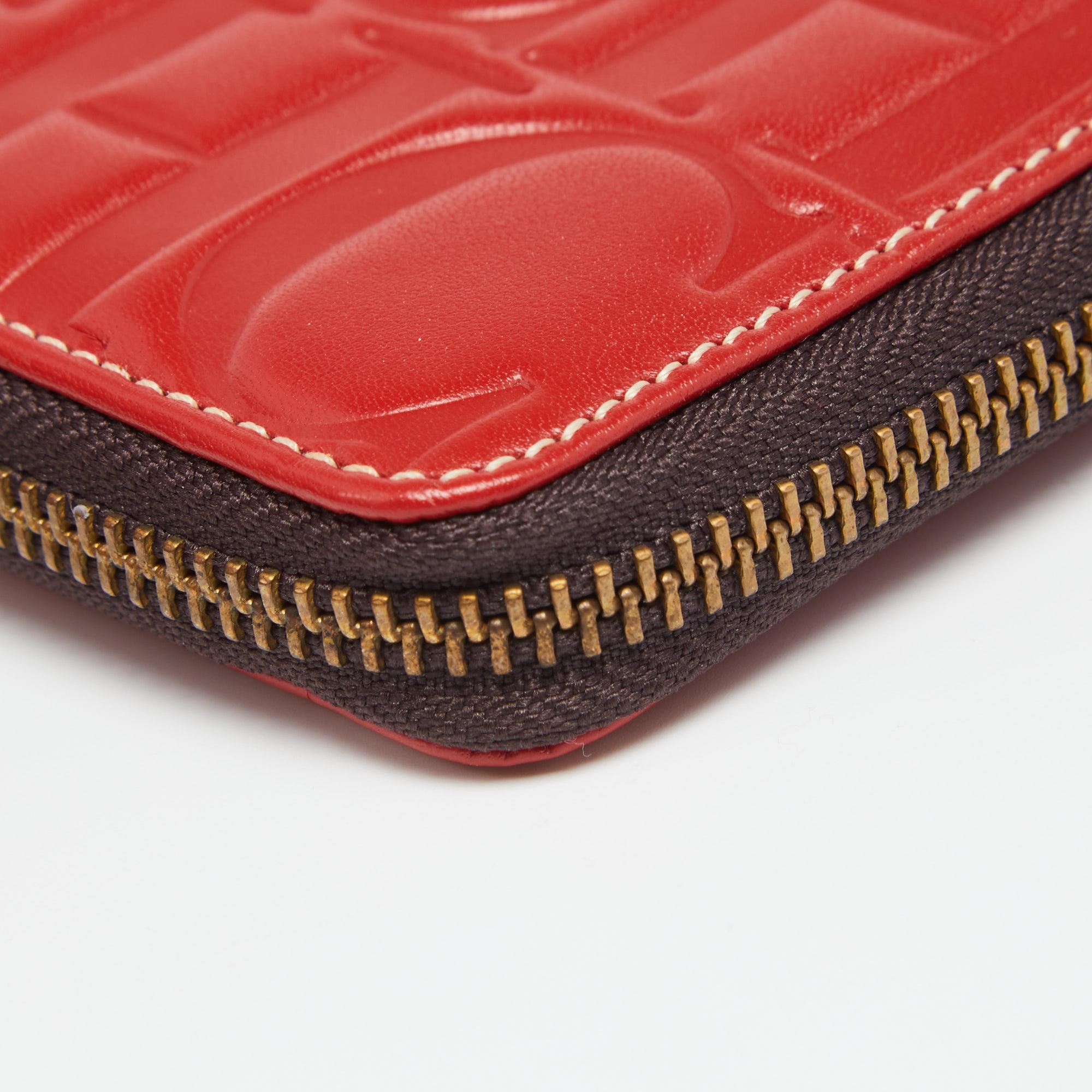 CH Carolina Herrera Red Monogram Leather Zip Around Wallet In New Condition In Dubai, Al Qouz 2