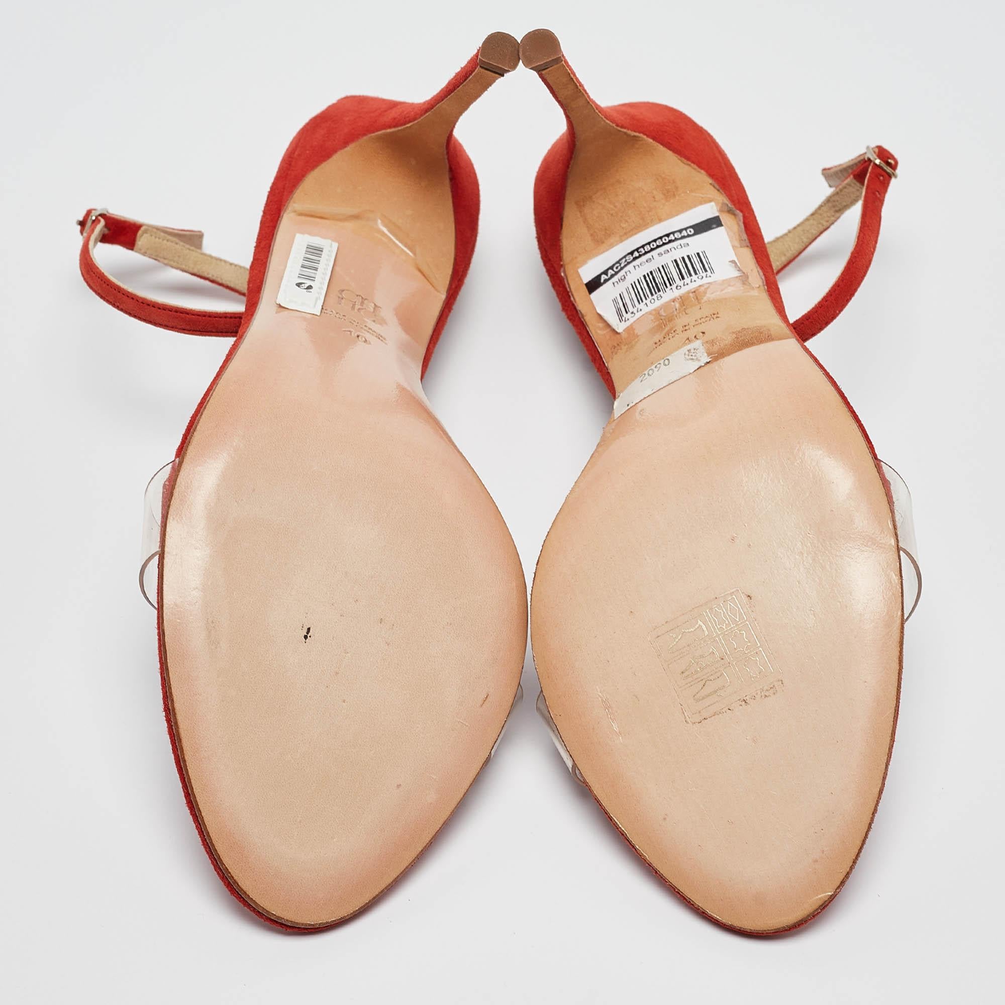 Carolina Herrera - Sandales à lanières à la cheville en daim rouge et PVC, taille 40 en vente 1