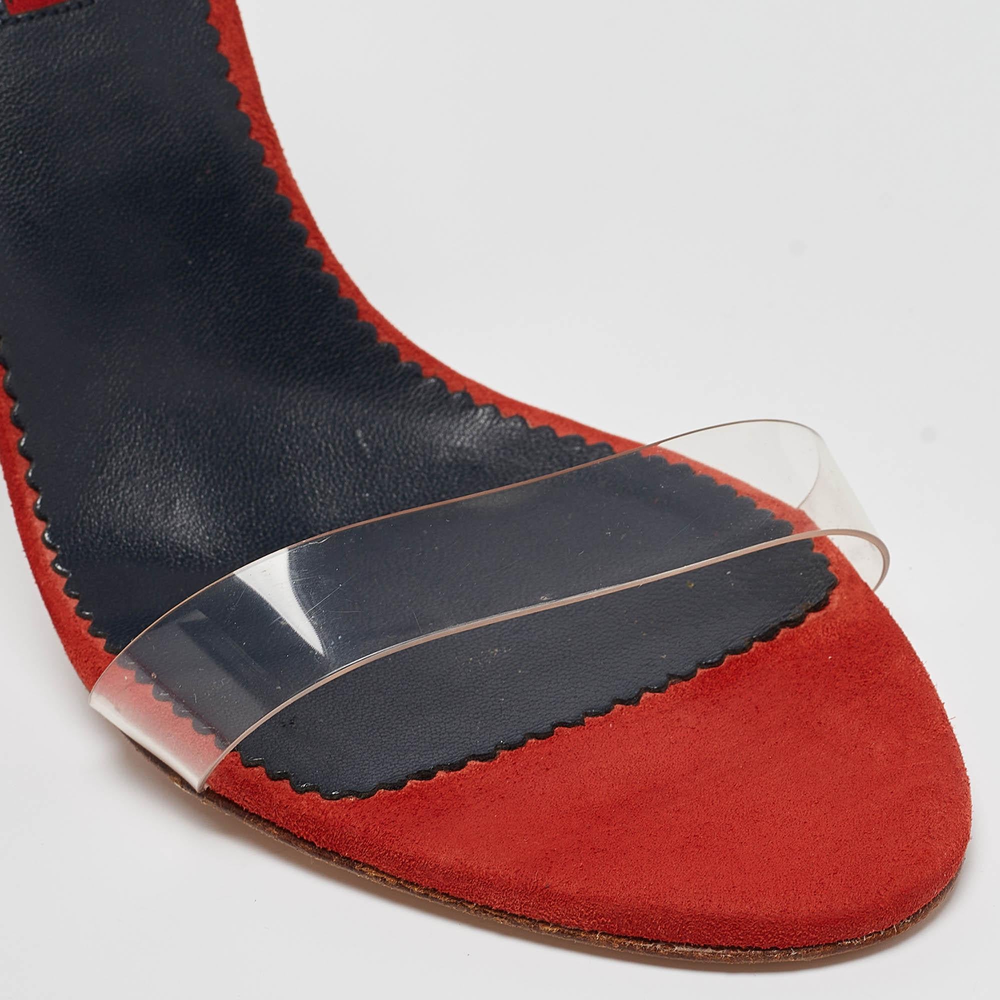 Carolina Herrera - Sandales à lanières à la cheville en daim rouge et PVC, taille 40 en vente 2