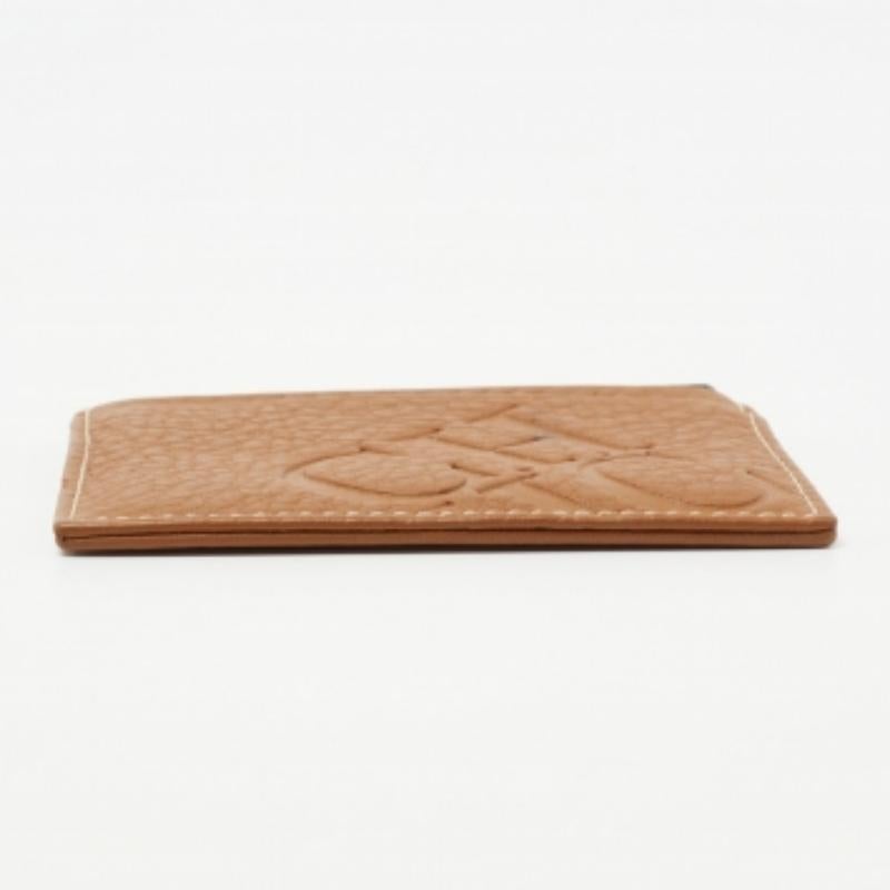 CH Carolina Herrera Tan Monogram Embossed Leather Card Holder In Good Condition For Sale In Dubai, Al Qouz 2