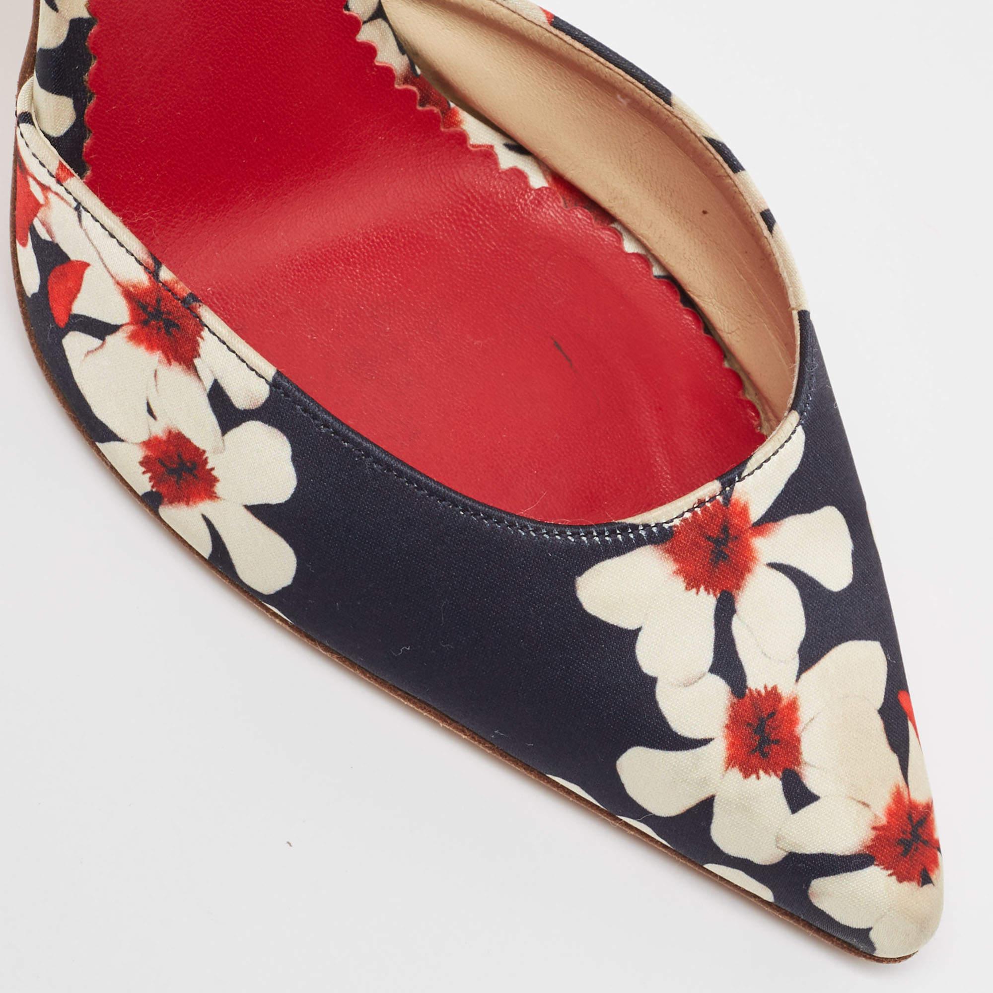 CH Carolina Herrera Tricolor Floral Print Satin Ankle Strap Pumps Size 37 For Sale 2