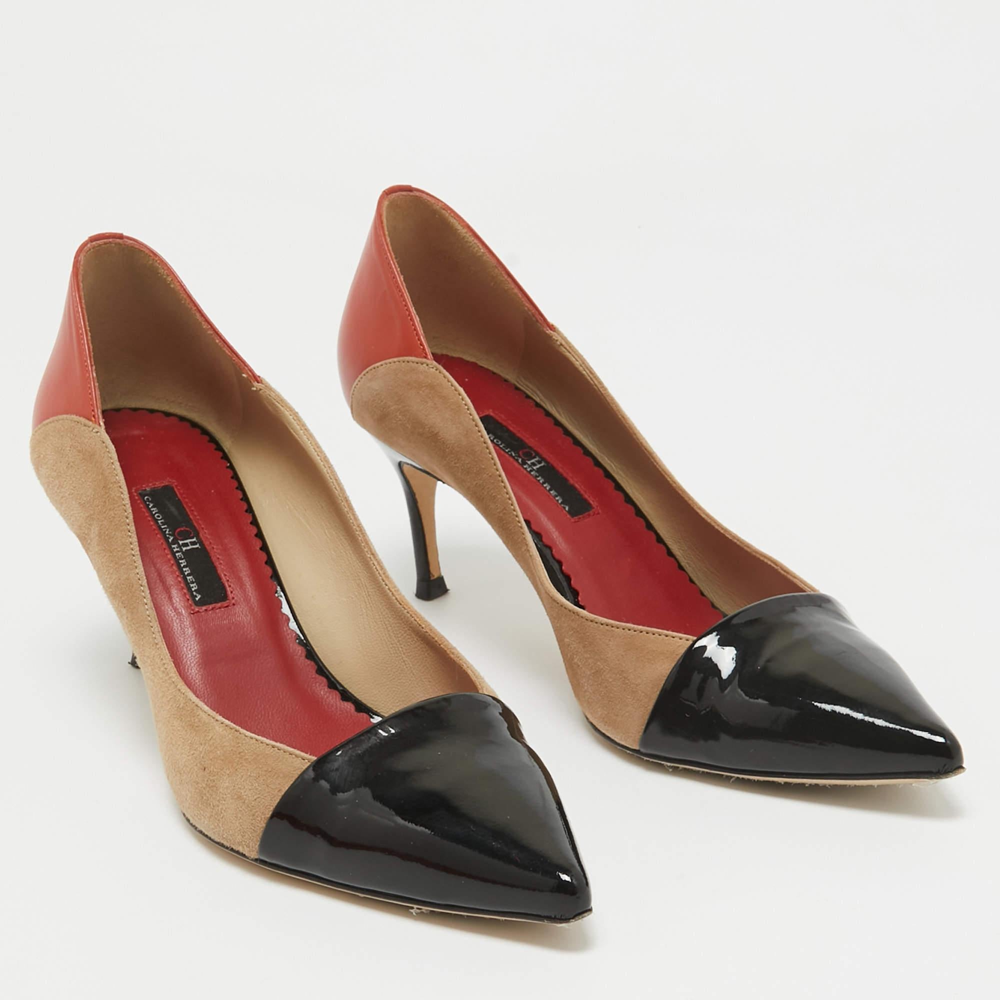 CH Carolina Herrera Bombas en punta de ante y cuero tricolor talla 36 en Bueno estado para la venta en Dubai, Al Qouz 2