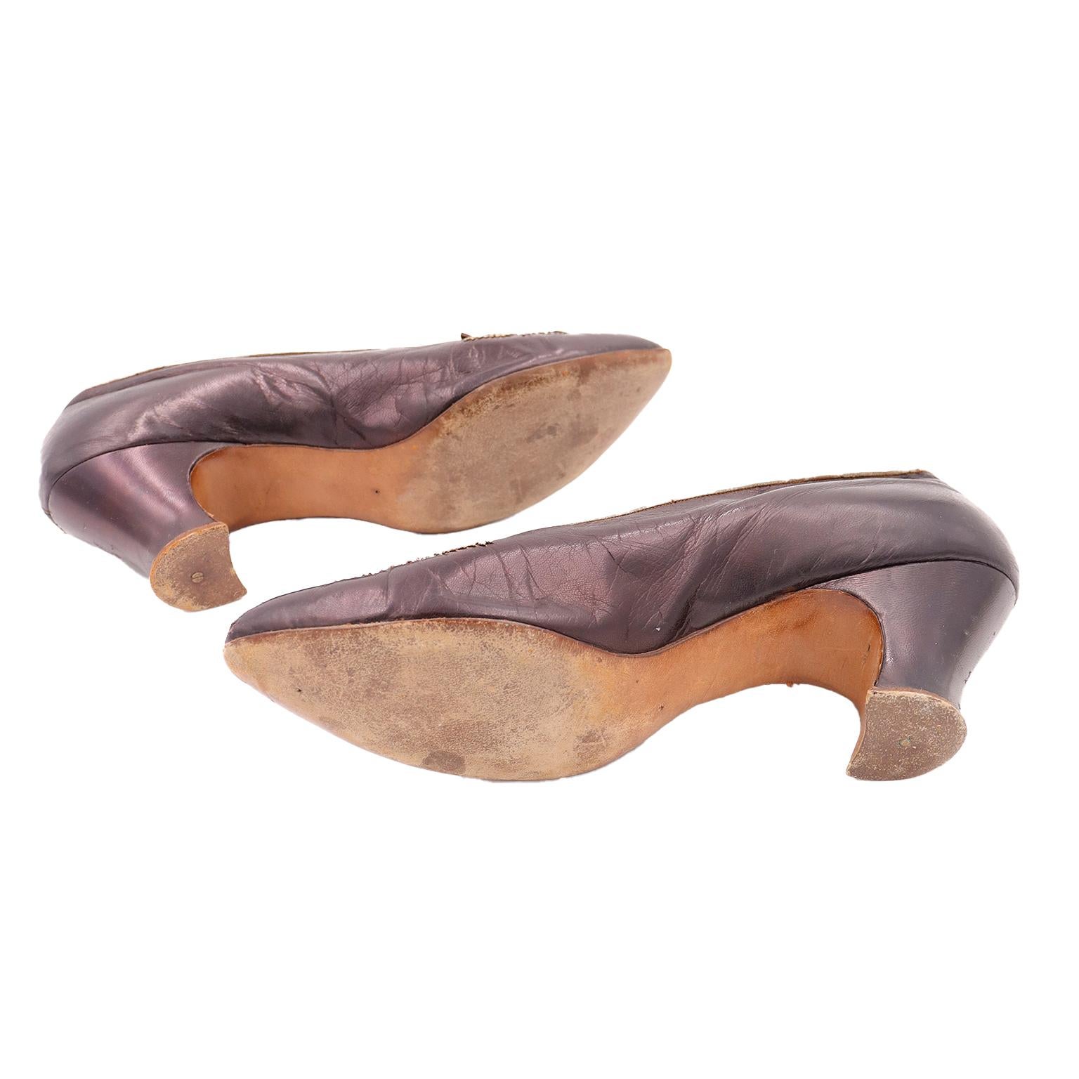 CH Wolfelt Co. Edwardianische Schuhe aus lila Leder mit goldener Metallperlenstickerei aus Leder im Angebot 6