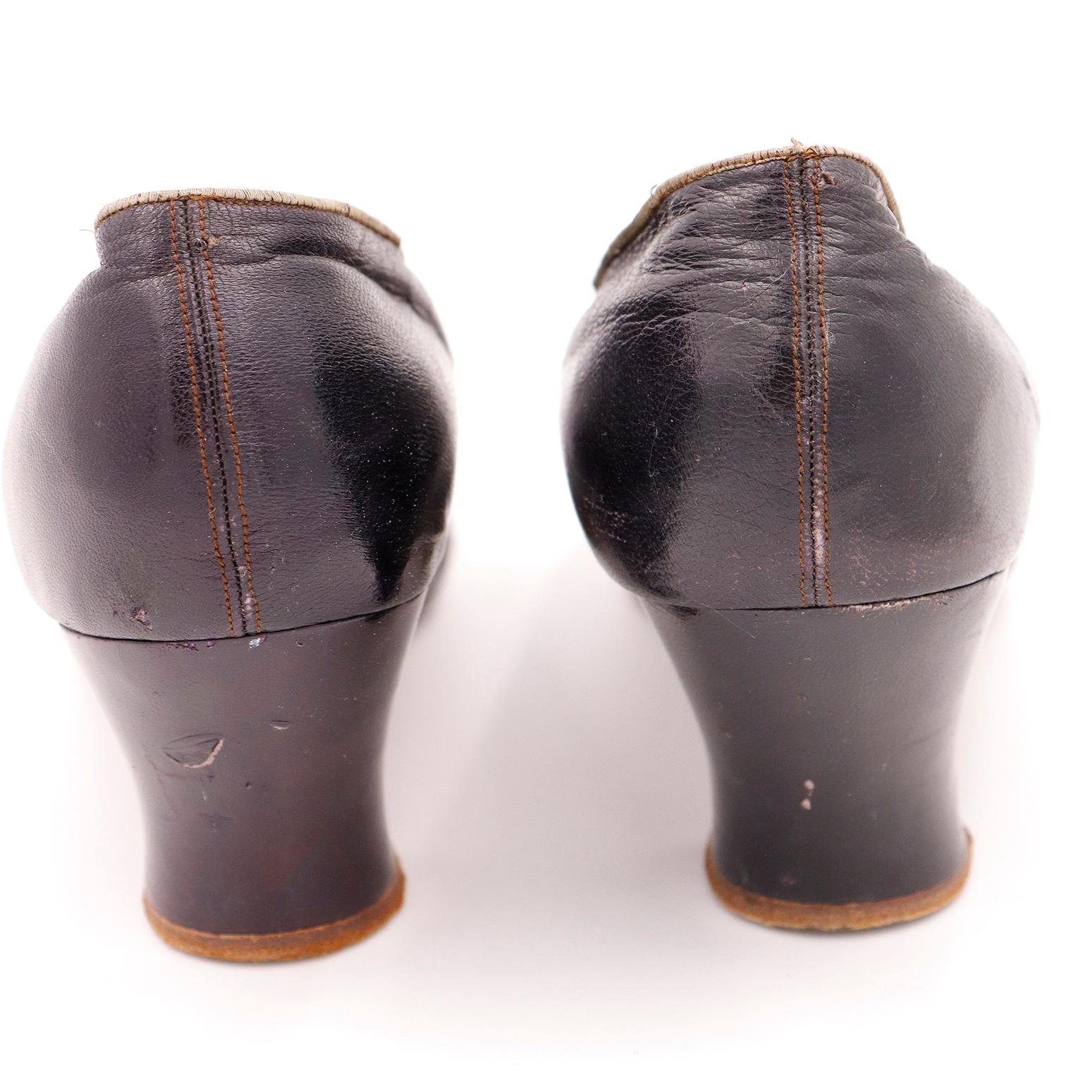 CH Wolfelt Co. Edwardianische Schuhe aus lila Leder mit goldener Metallperlenstickerei aus Leder im Angebot 4