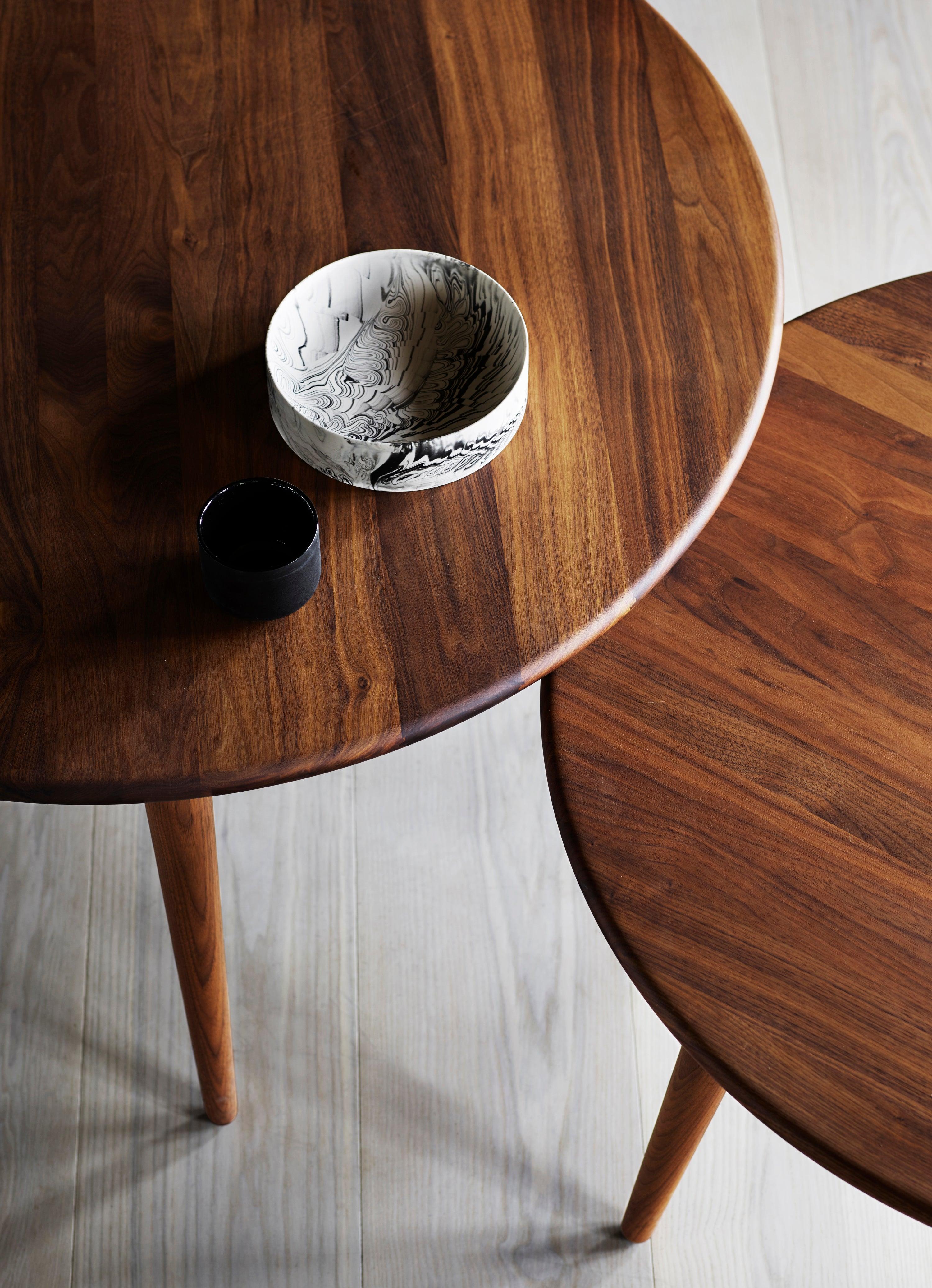 CH008 Large Coffee Table in Walnut Lacquer by Hans J. Wegner In New Condition In Burlington, NJ