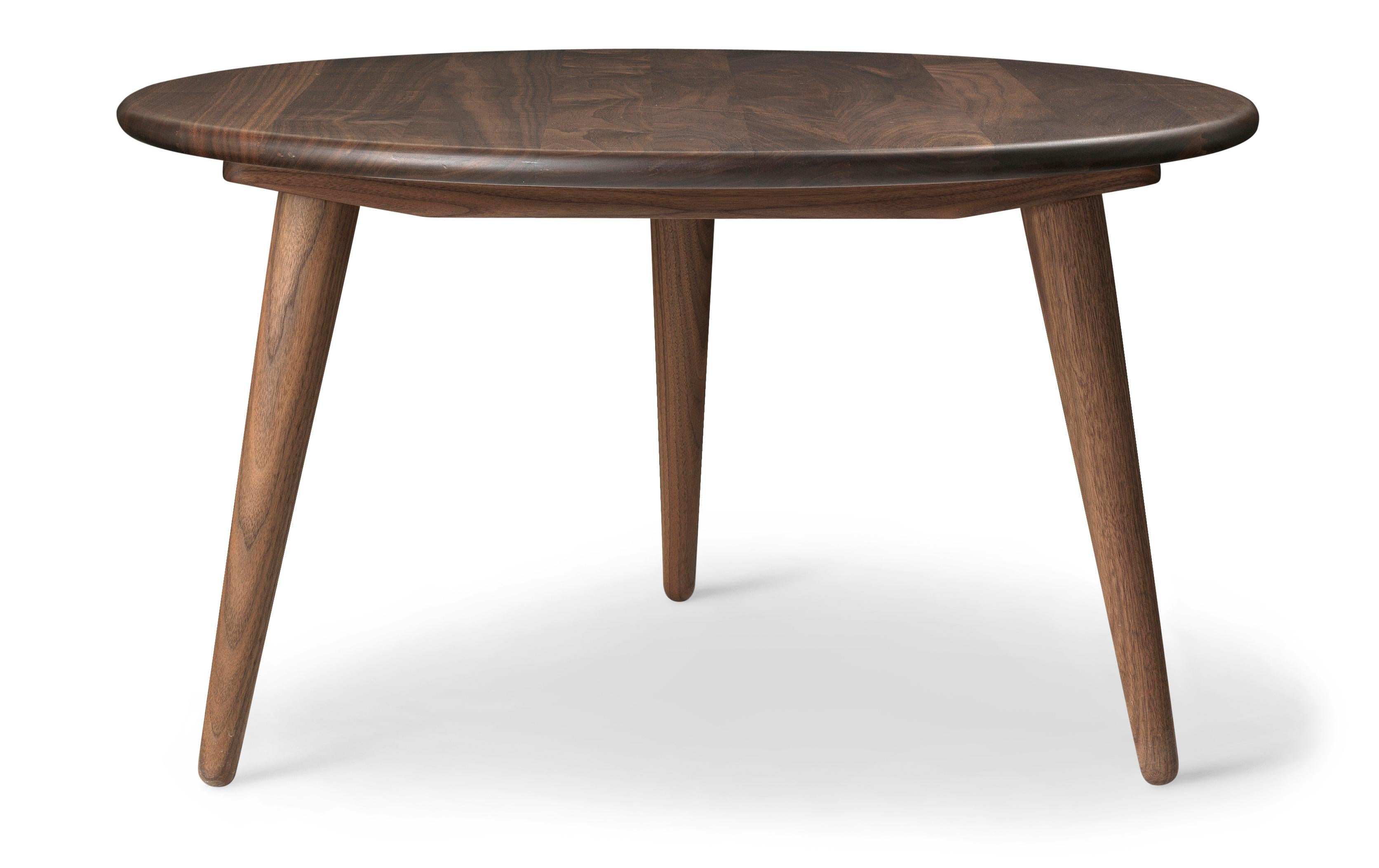 Brown (Walnut Oil) CH008 Large Coffee Table in Wood by Hans J. Wegner 2