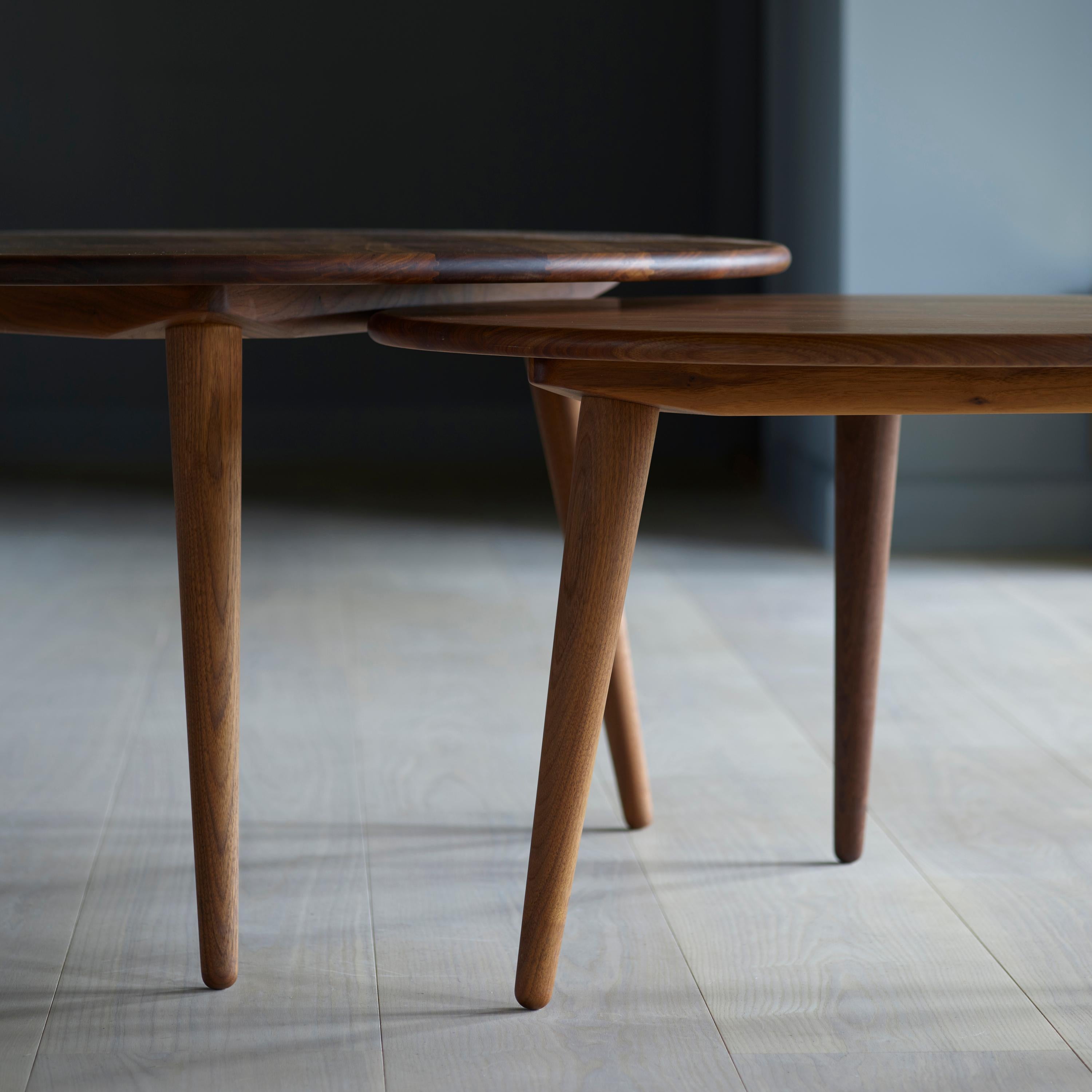 CH008 Medium Coffee Table in Wood by Hans J. Wegner 9