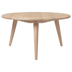 CH008 Medium Coffee Table in Wood by Hans J. Wegner