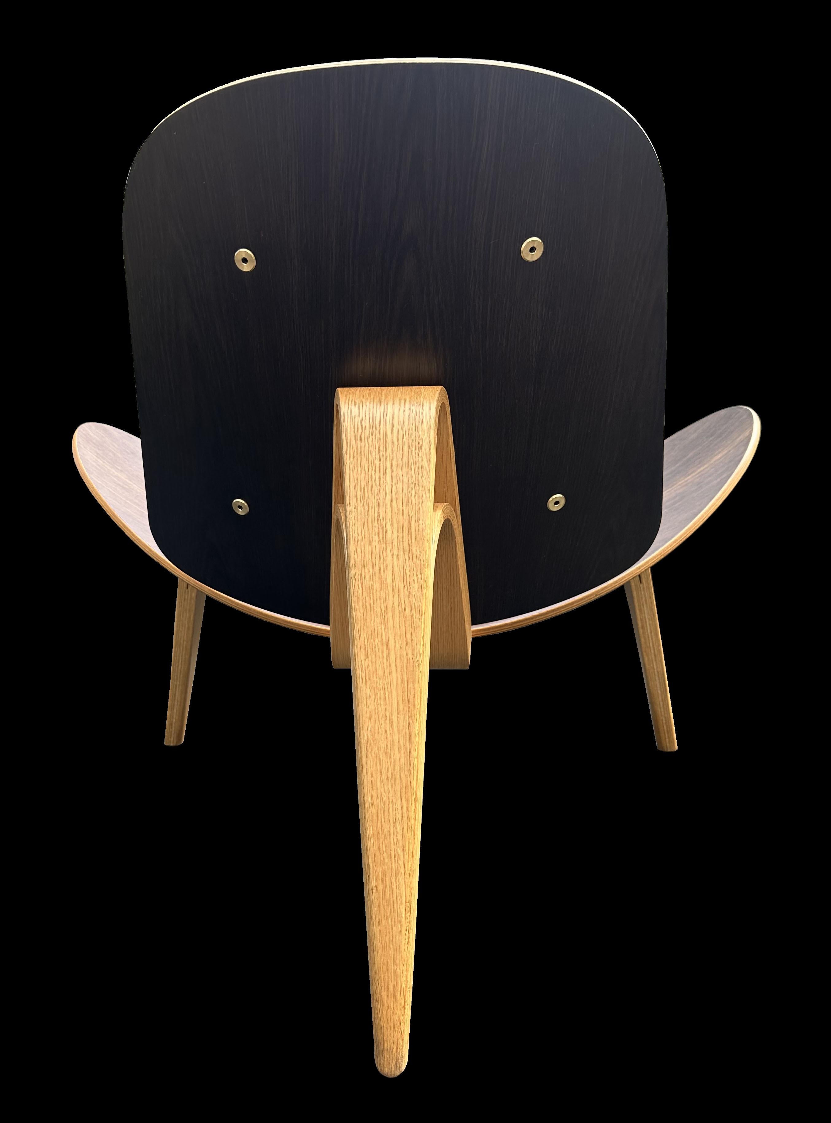 Scandinavian Modern CH07 Shell Chair by Hans J Wegner for Carl Hansen & Son For Sale