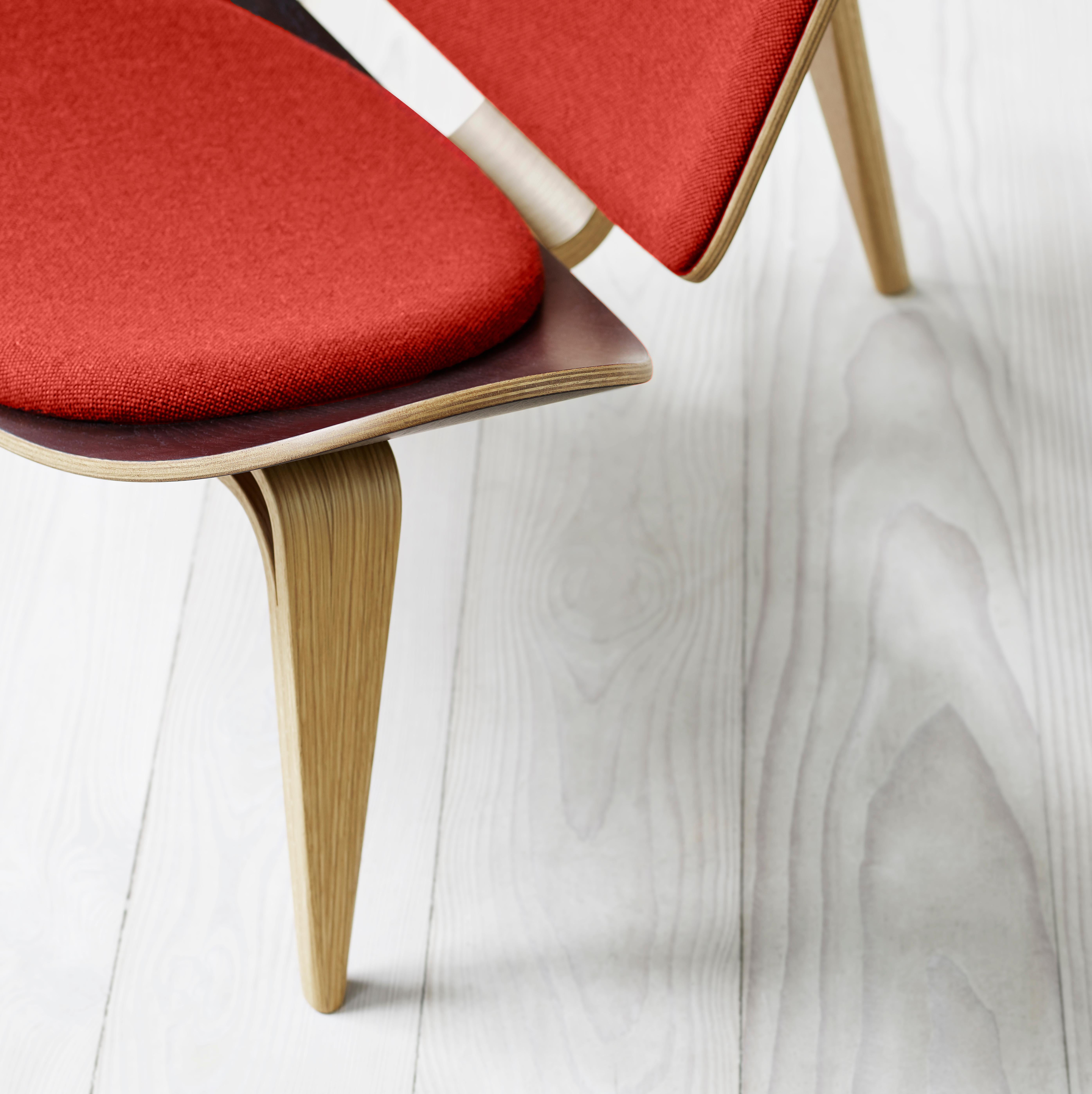 Fabric CH07 Shell Chair in Oak White Oil with Foam Seat by Hans J. Wegner
