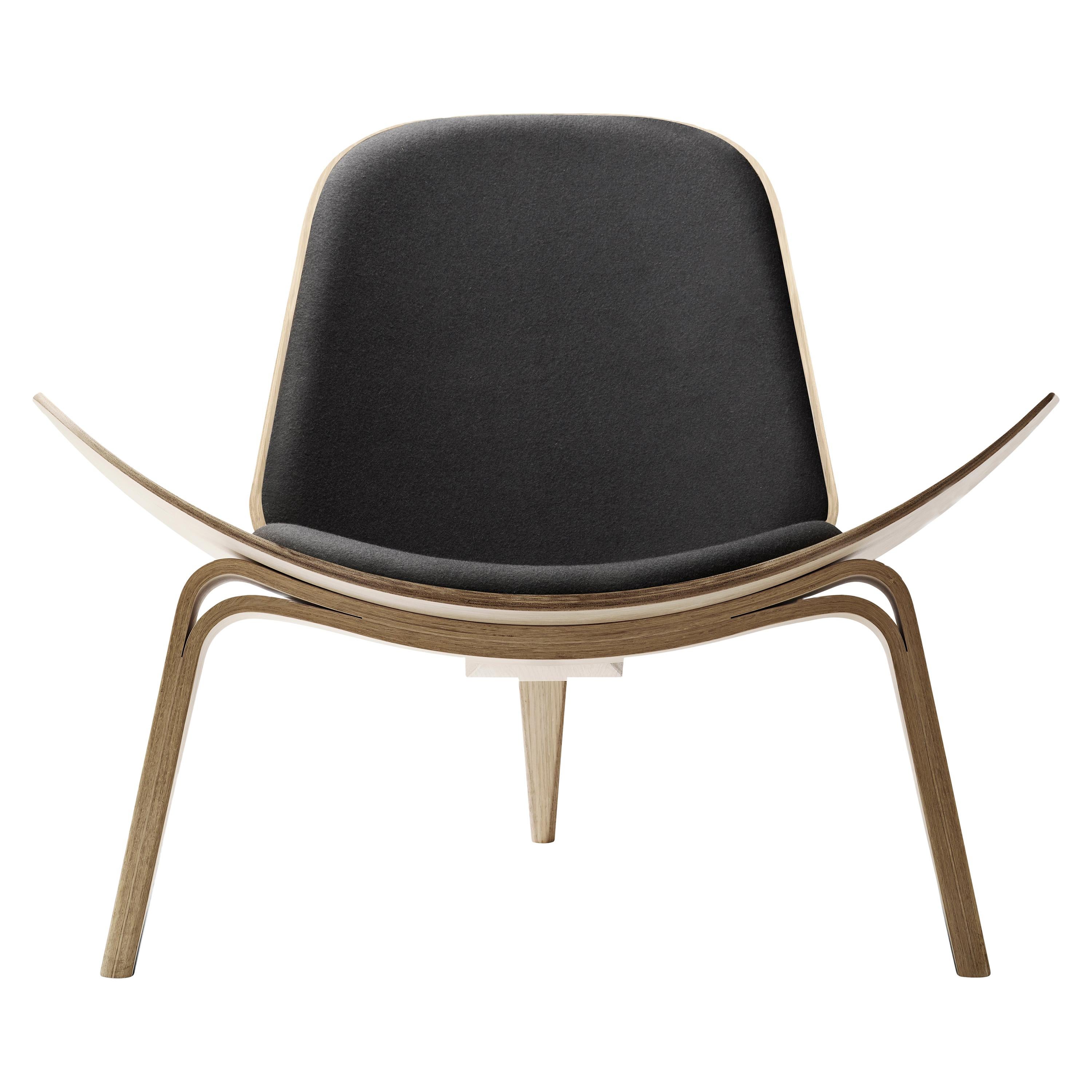 Black (Kvadrat DivinaMelange 180) CH07 Shell Chair in Oak White Oil with Foam Seat by Hans J. Wegner
