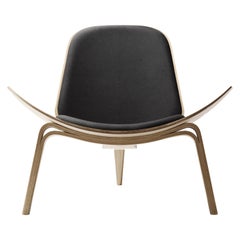 CH07 Shell Chair in Oak White Oil with Foam Seat by Hans J. Wegner