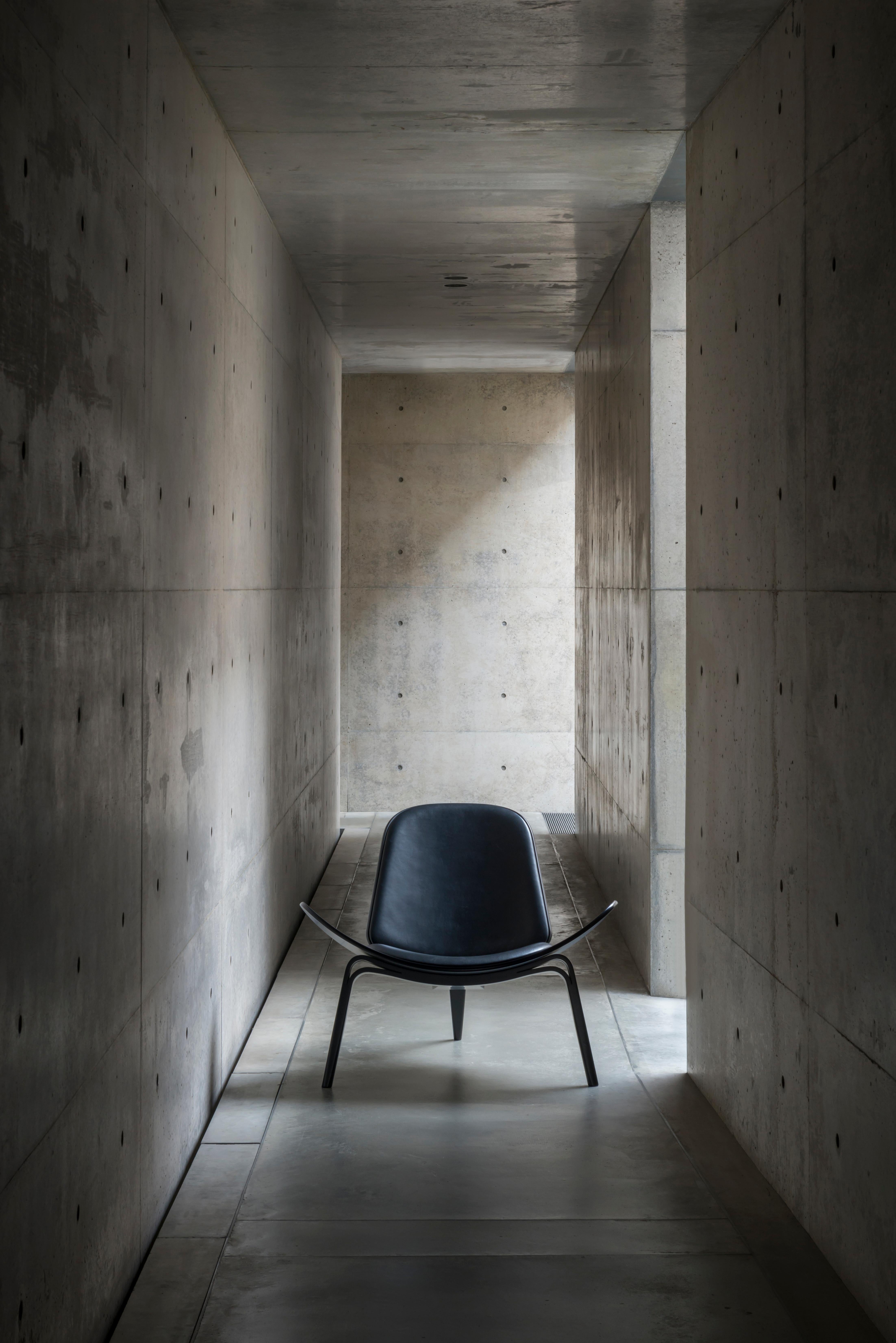 CH07 Shell Chair in Oiled Oak with Foam Seat by Hans J. Wegner 2