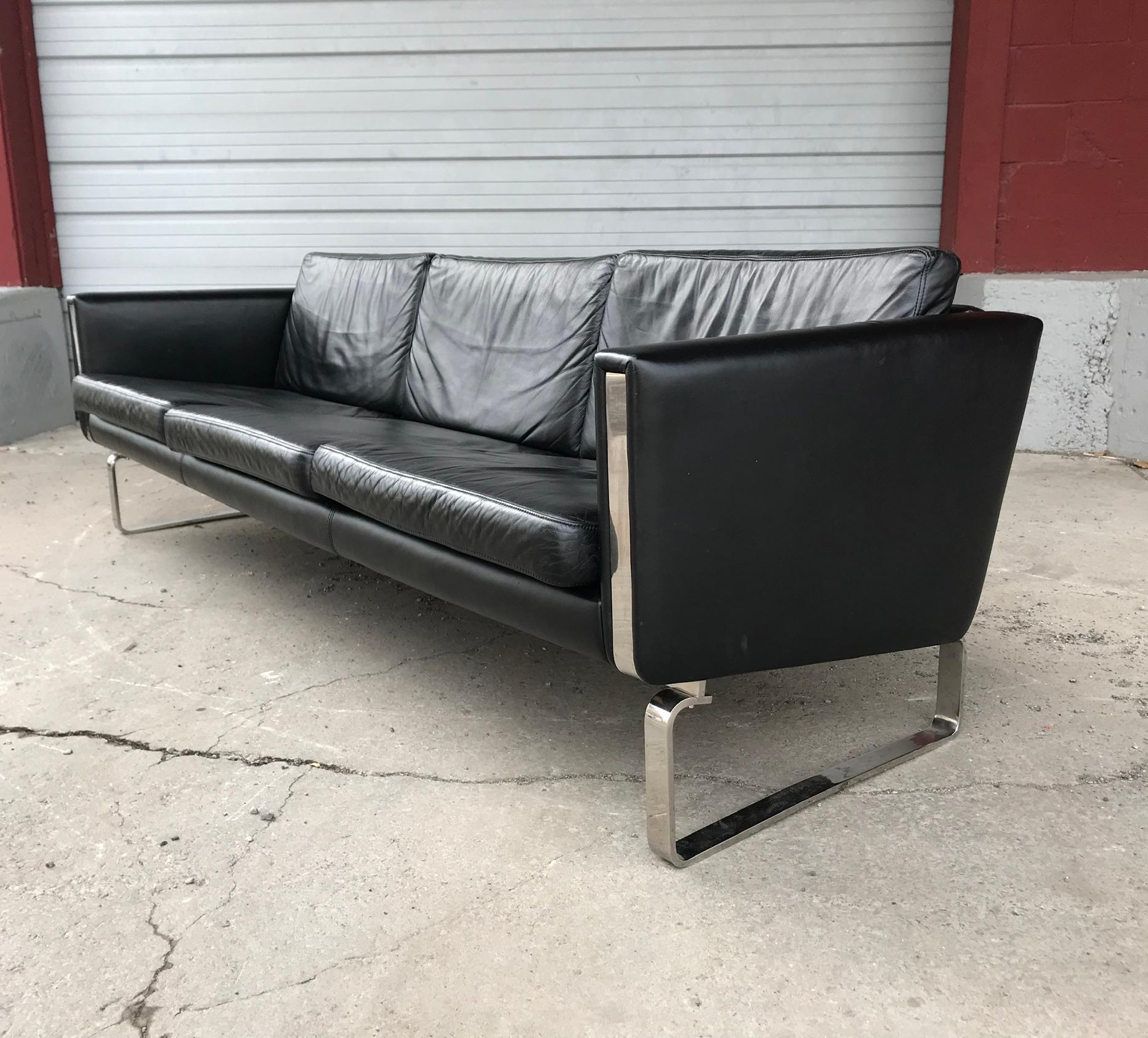 Late 20th Century ch103 3-Seat Sofa Design Hans Wegner, 1970, Black Leather and Chromed Steel