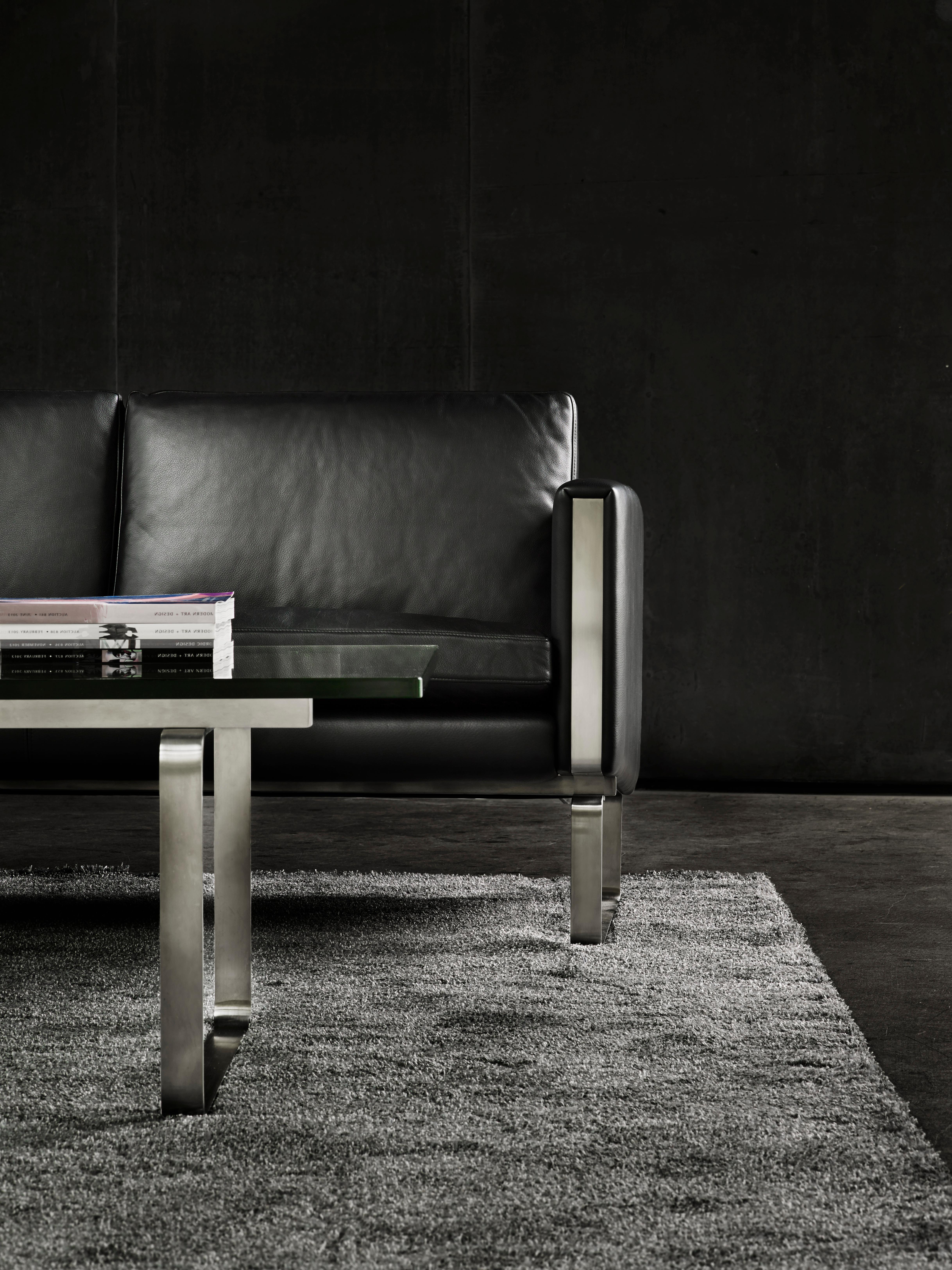 CH103 3-Seat Sofa in Stainless Steel Frame with Leather Seat by Hans J. Wegner 4